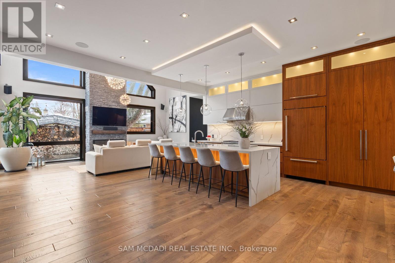 1031 Welwyn Drive, Mississauga, Ontario  L5J 3J2 - Photo 6 - W12892286