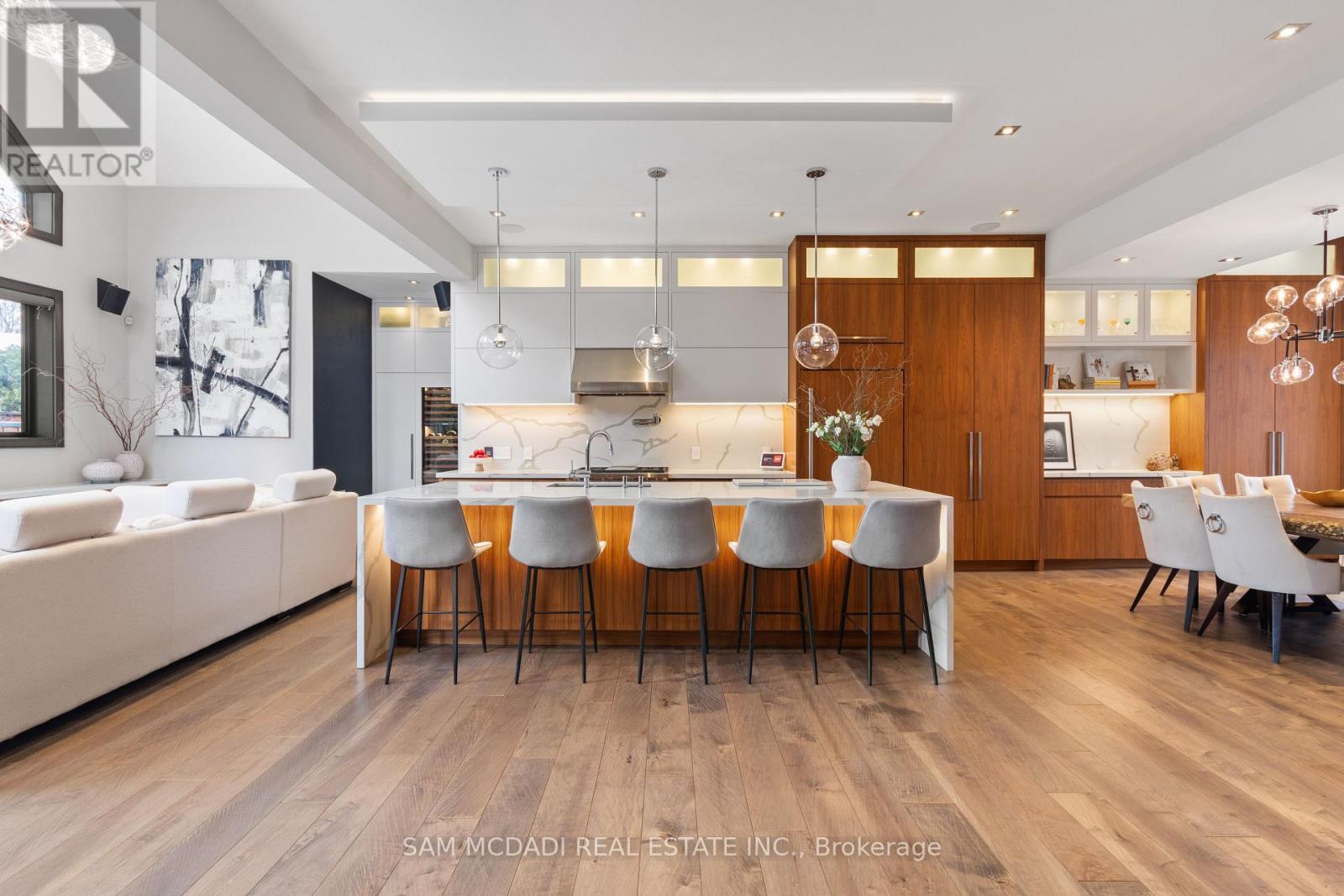 1031 Welwyn Drive, Mississauga, Ontario  L5J 3J2 - Photo 8 - W12892286