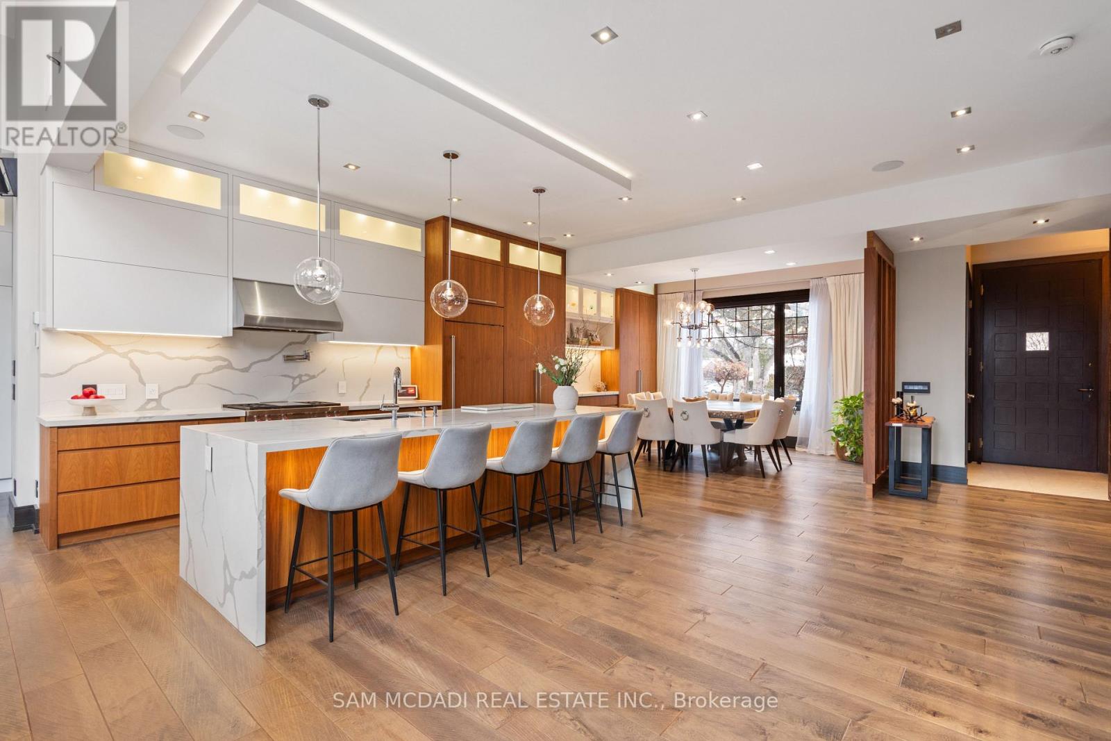 1031 Welwyn Drive, Mississauga, Ontario  L5J 3J2 - Photo 9 - W12892286