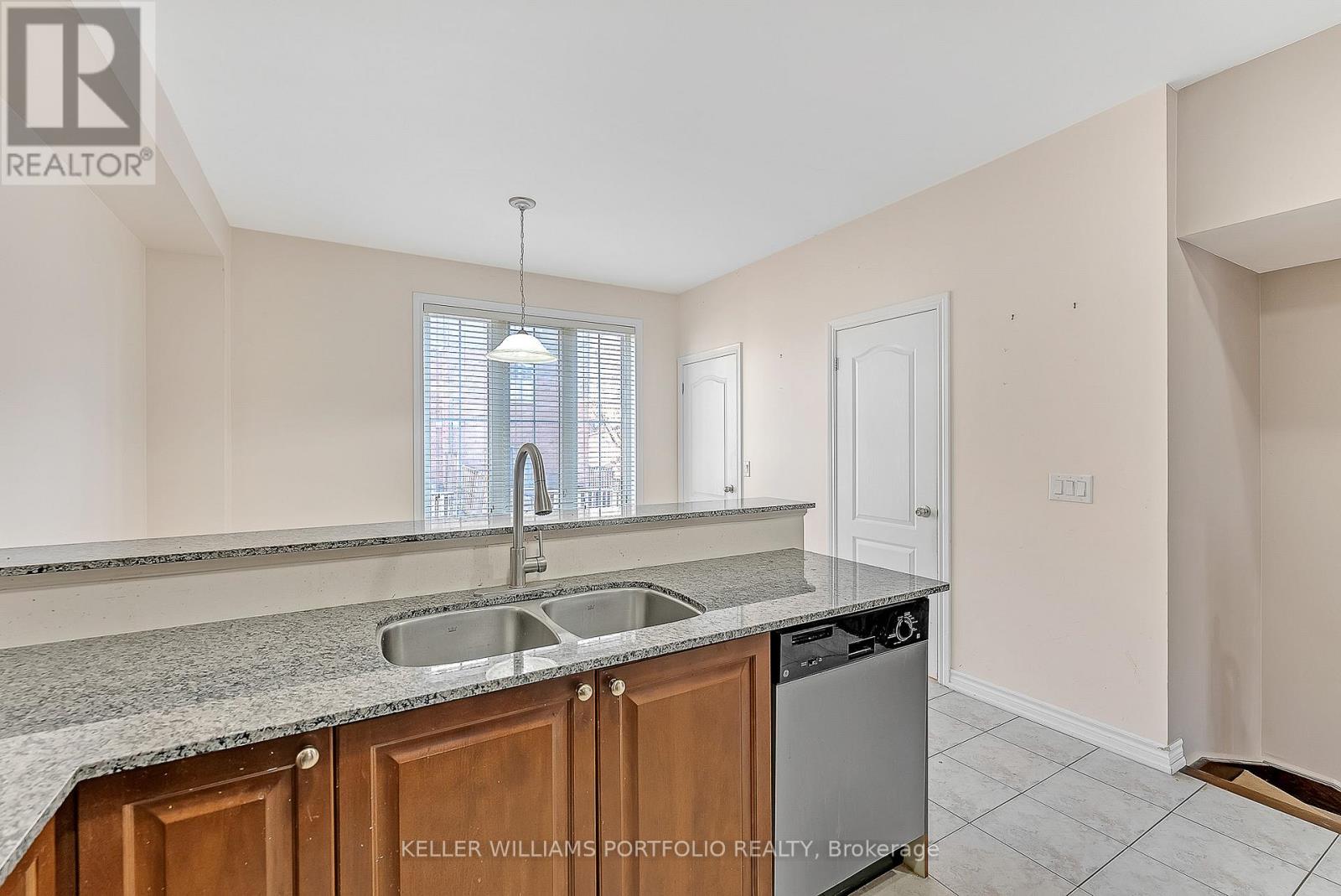 7 Cailiff Street, Brampton (Bram West), Ontario  L6Y 0P9 - Photo 13 - W12892300