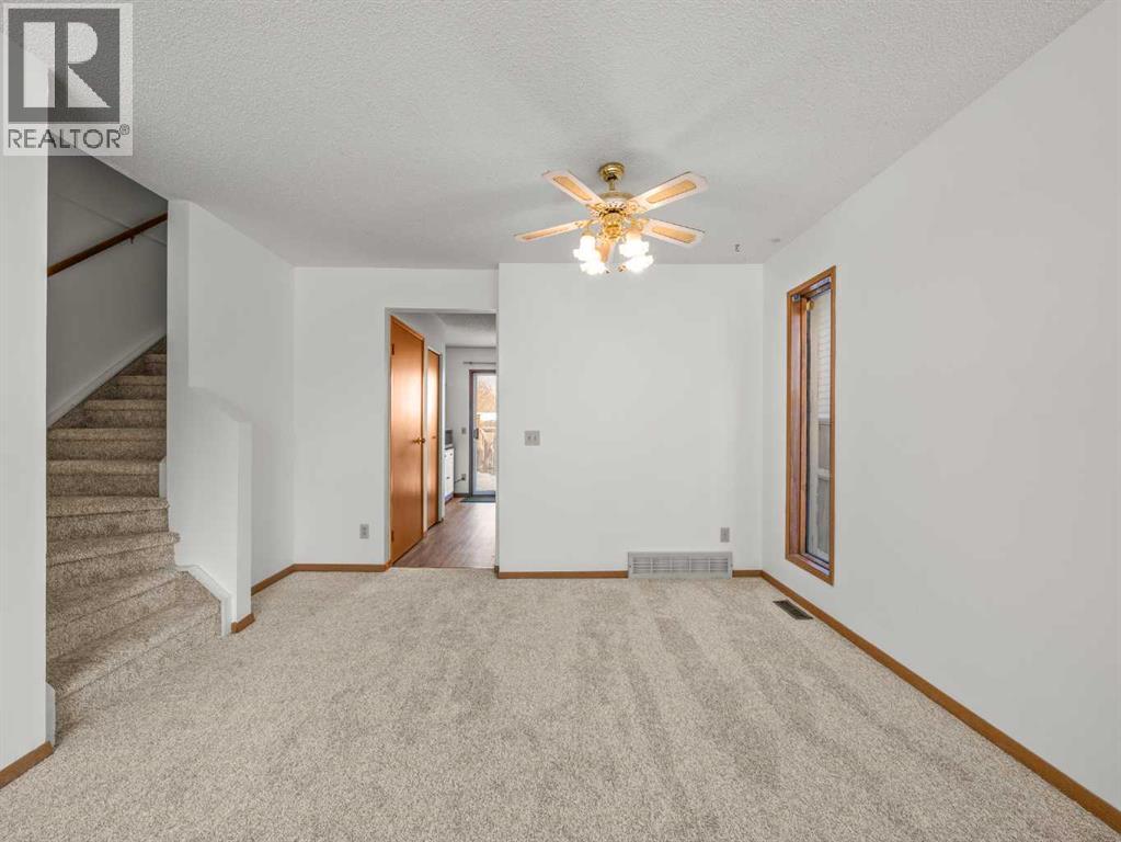 10 Martinbrook Road Ne, Calgary, Alberta  T3J 3G4 - Photo 7 - A2273996