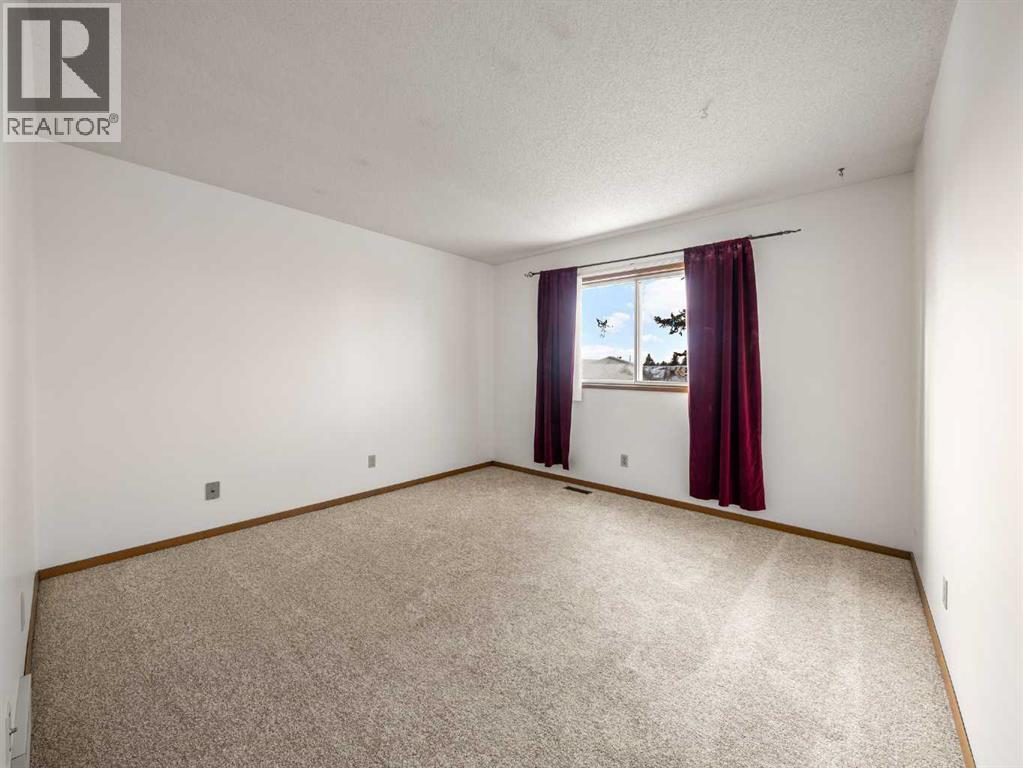 10 Martinbrook Road Ne, Calgary, Alberta  T3J 3G4 - Photo 12 - A2273996