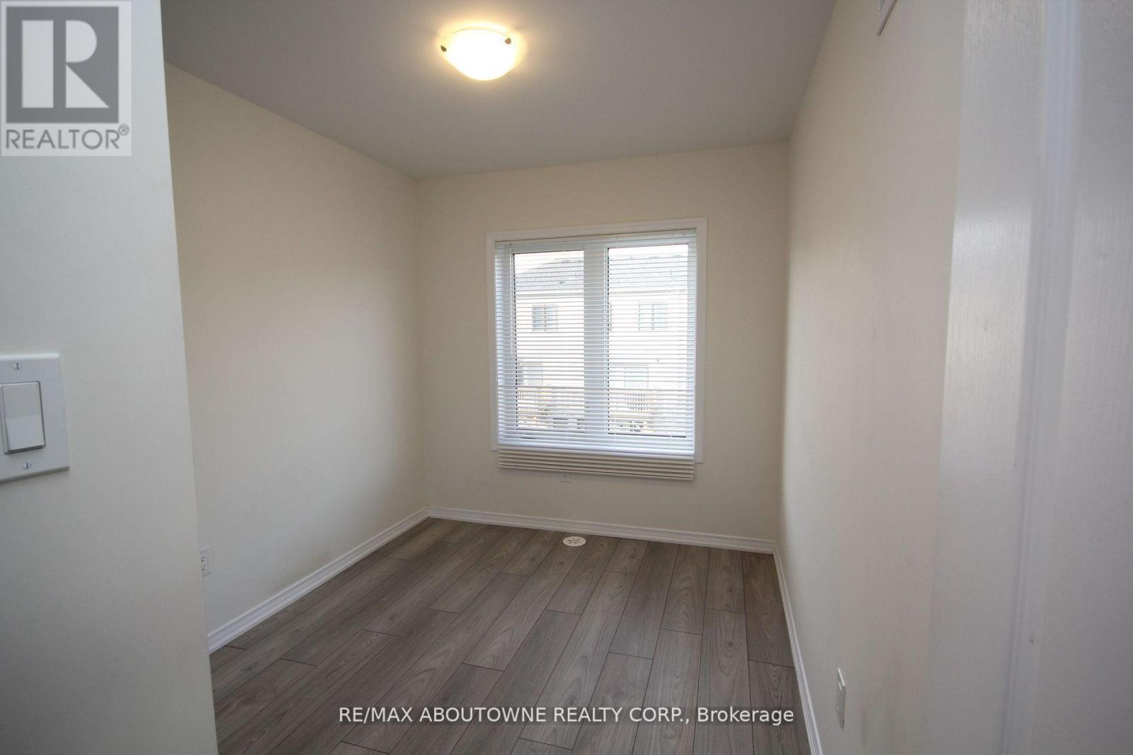 243 Gillepsie Drive, Brant, Ontario  L3T 5L5 - Photo 13 - X12892156