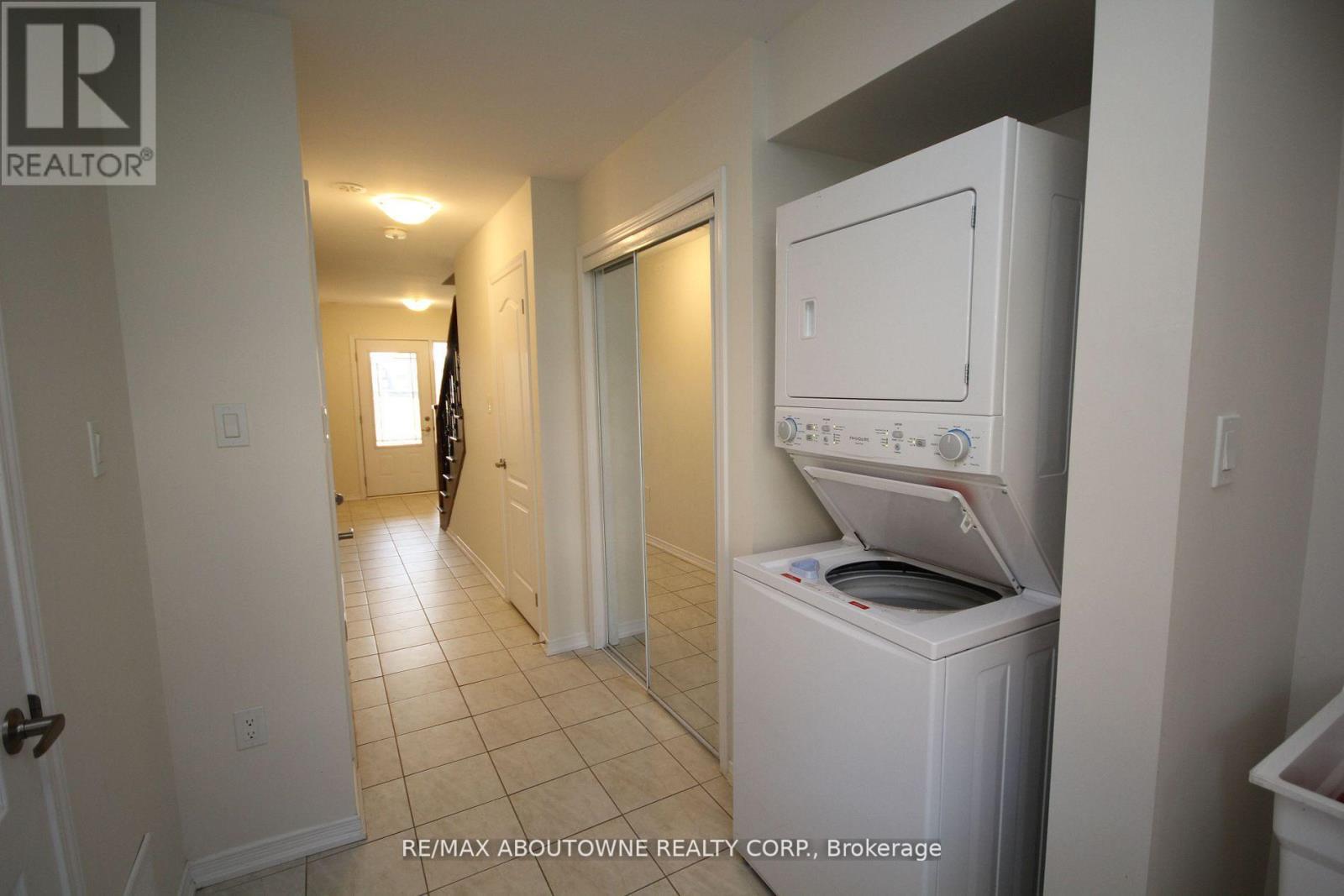 243 Gillepsie Drive, Brant, Ontario  L3T 5L5 - Photo 16 - X12892156