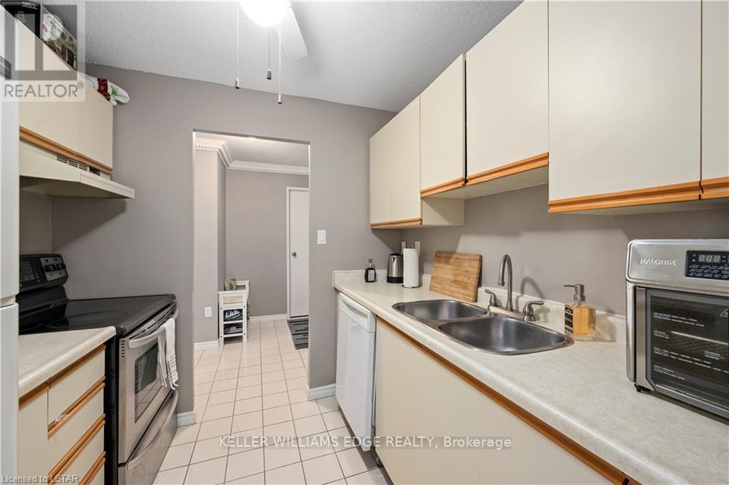 1007 - 45 Pond Mills Road, London South, Ontario  N5Z 4W5 - Photo 11 - X12892196