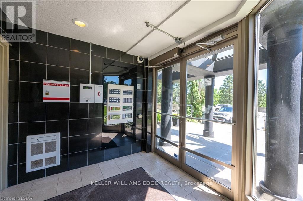 1007 - 45 Pond Mills Road, London South, Ontario  N5Z 4W5 - Photo 2 - X12892196