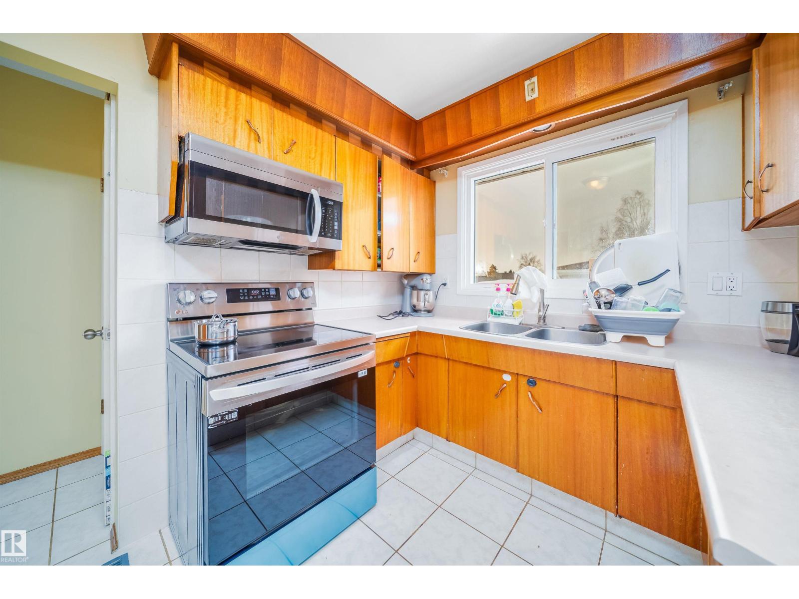 7911 145 Av Nw Av Nw Nw, Edmonton, Alberta  T5C 2S8 - Photo 26 - E4477521