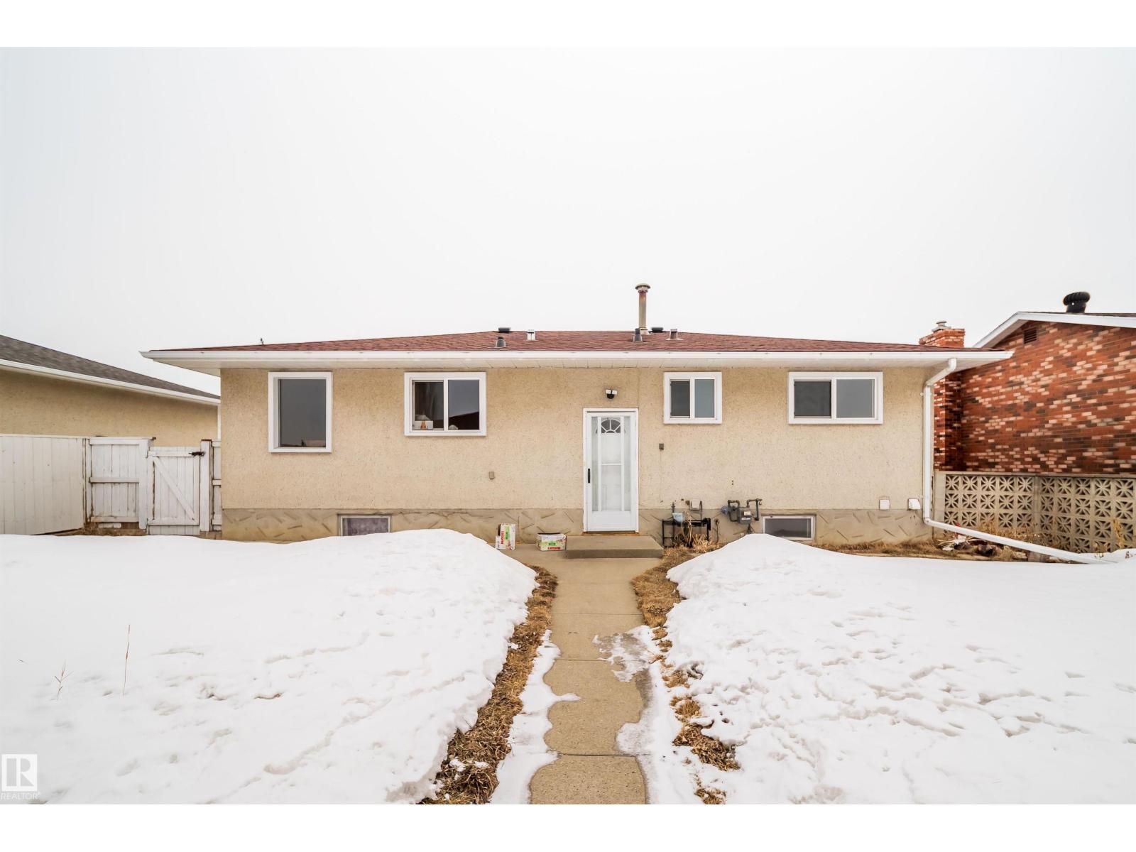 7911 145 Av Nw Av Nw Nw, Edmonton, Alberta  T5C 2S8 - Photo 2 - E4477521