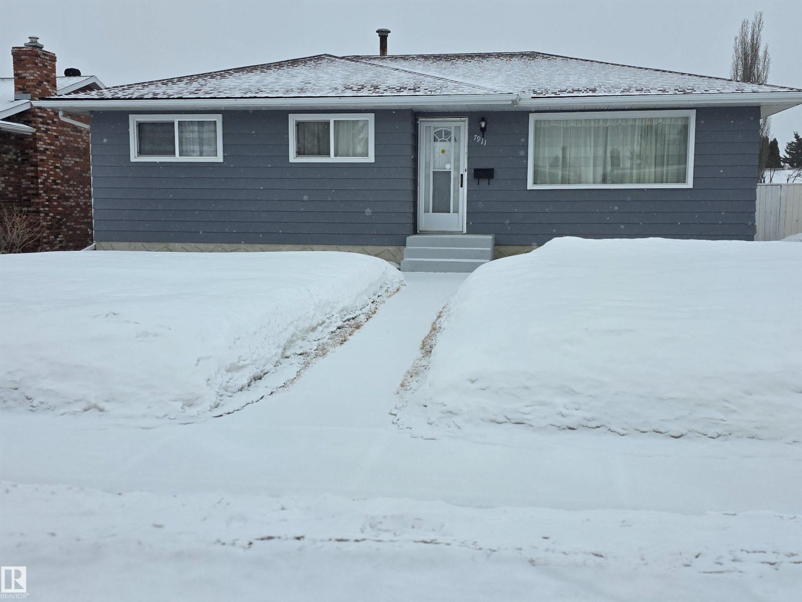 7911 145 Av Nw Av Nw Nw, Edmonton, Alberta  T5C 2S8 - Photo 4 - E4477521