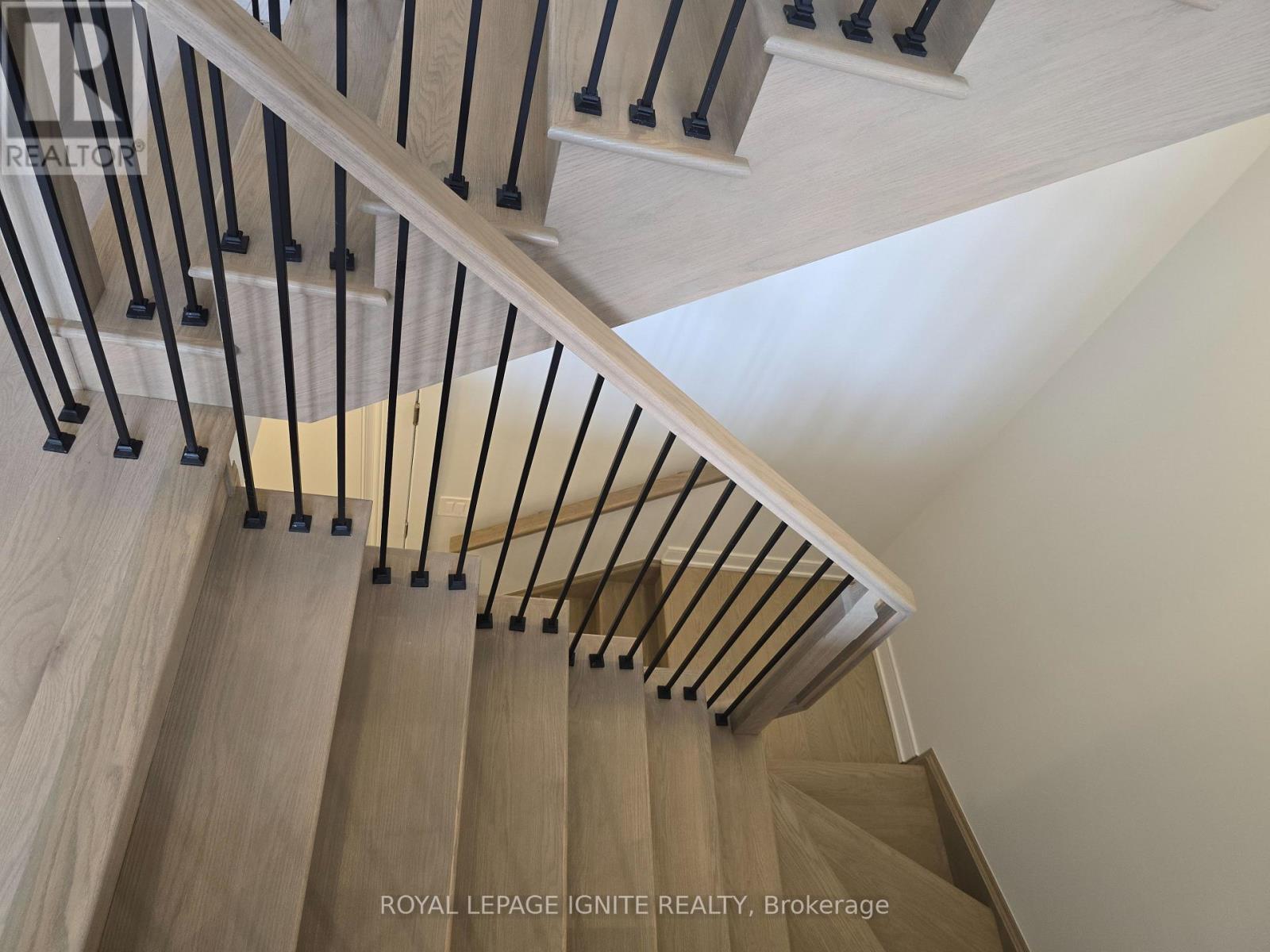 5939 Saigon Street, Mississauga, Ontario  L5V 0E9 - Photo 23 - W12882532