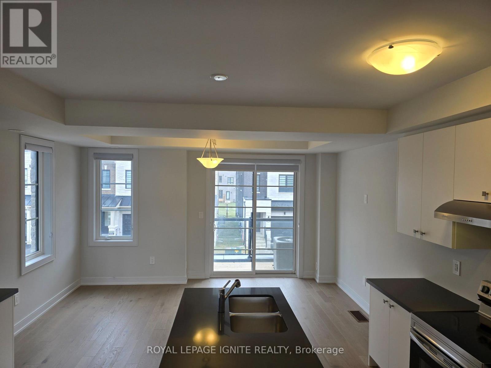 5939 Saigon Street, Mississauga, Ontario  L5V 0E9 - Photo 14 - W12882532