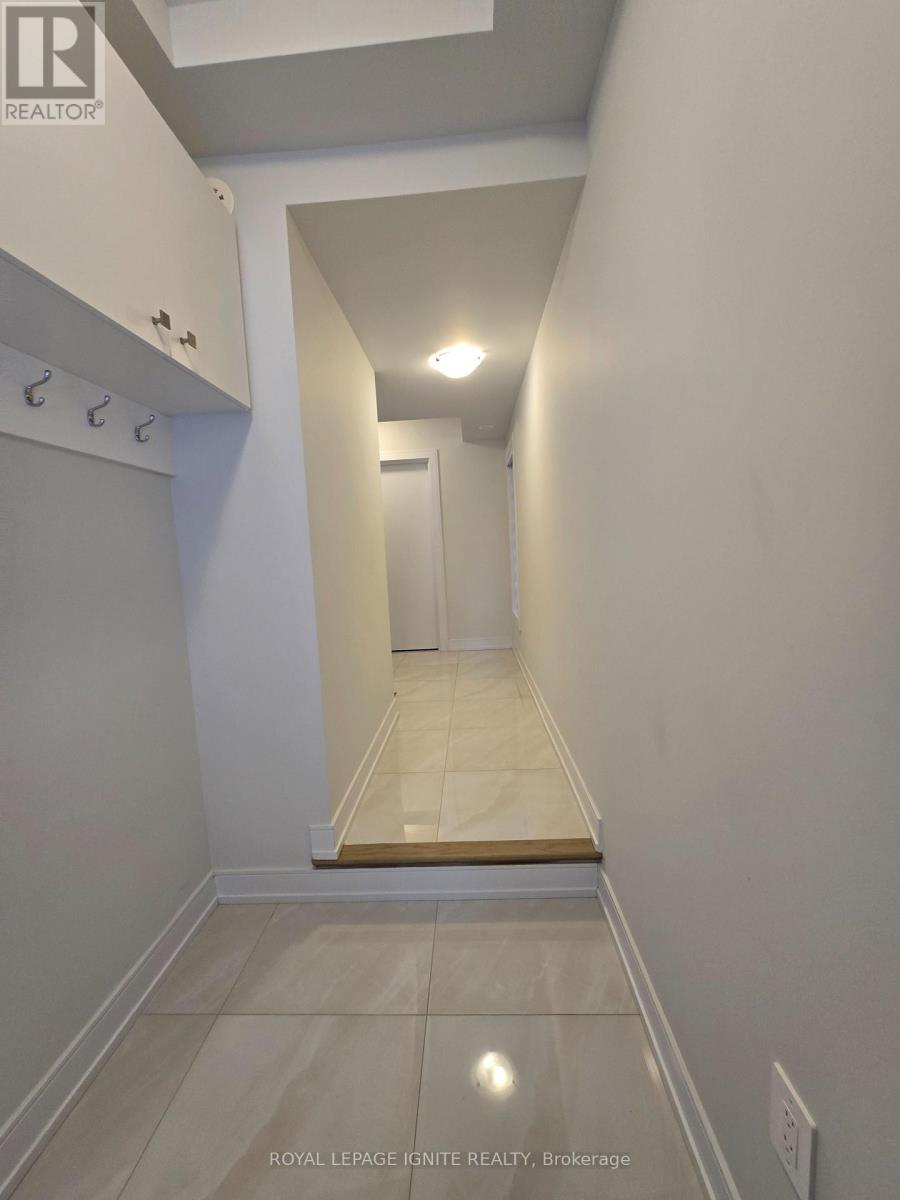 5939 Saigon Street, Mississauga, Ontario  L5V 0E9 - Photo 4 - W12882532