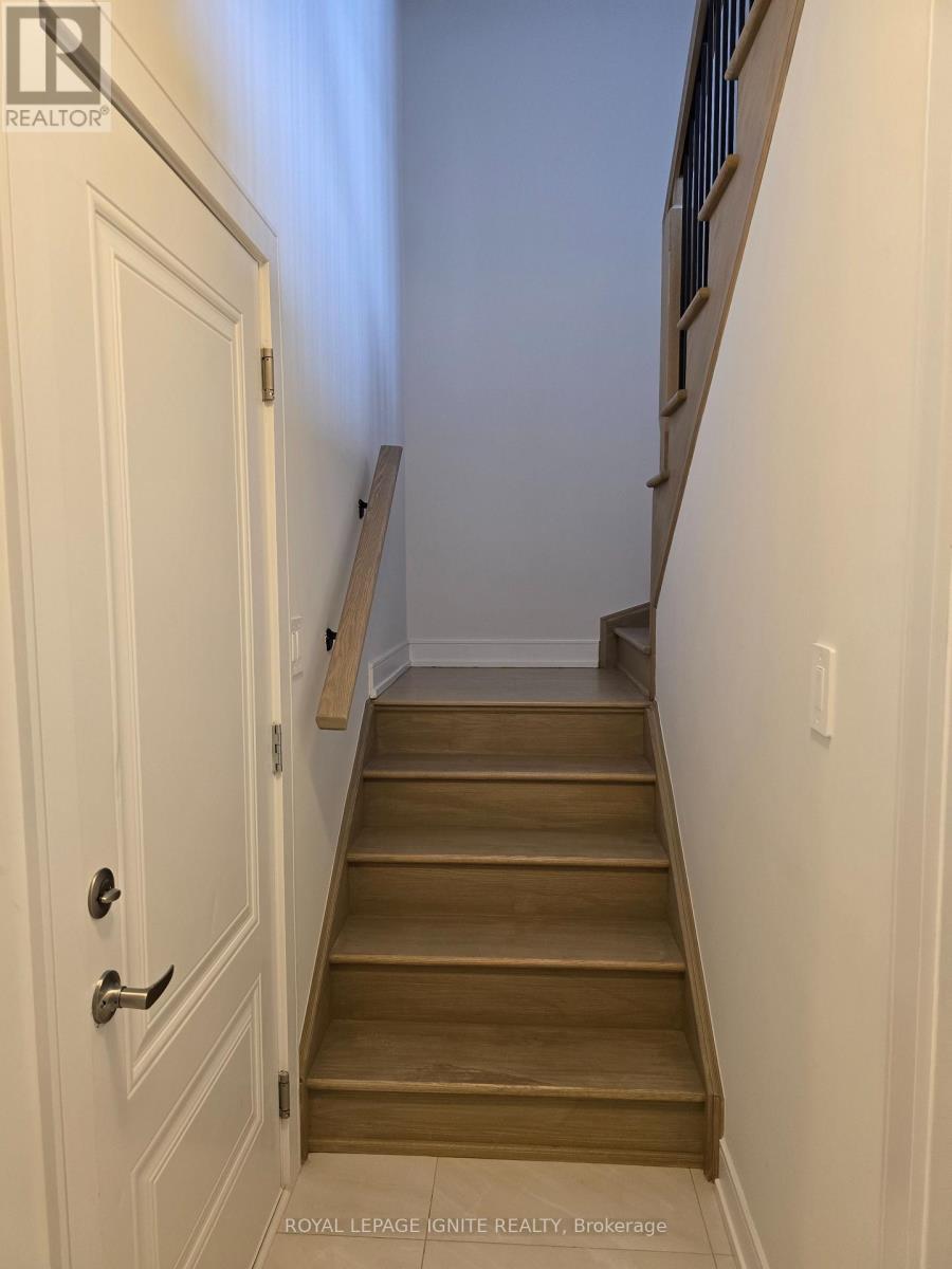 5939 Saigon Street, Mississauga, Ontario  L5V 0E9 - Photo 7 - W12882532