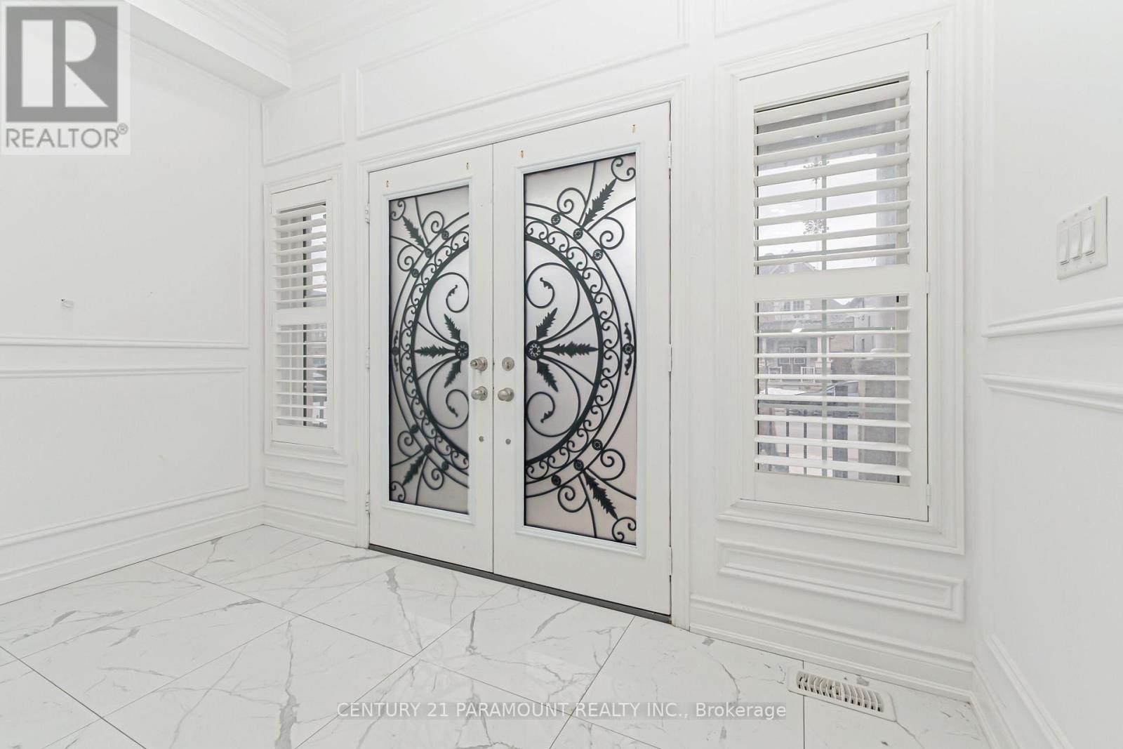 28 Clockwork Drive, Brampton, Ontario  L7A 4R8 - Photo 3 - W12890880