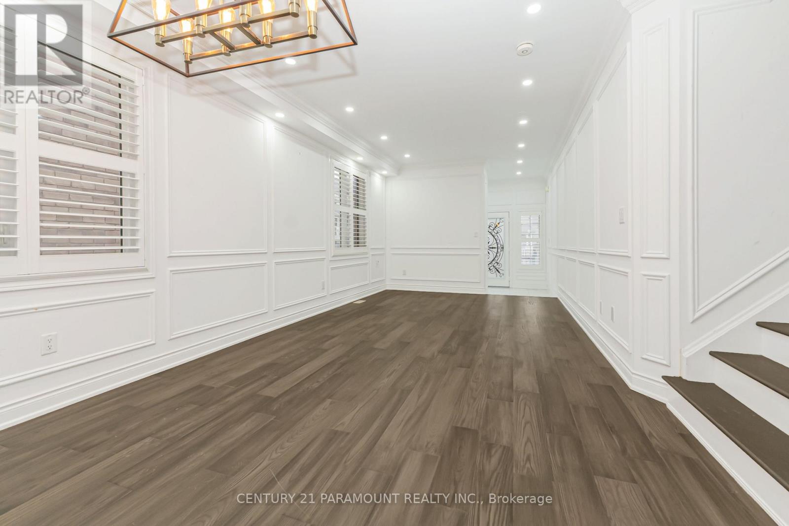 28 Clockwork Drive, Brampton, Ontario  L7A 4R8 - Photo 4 - W12890880