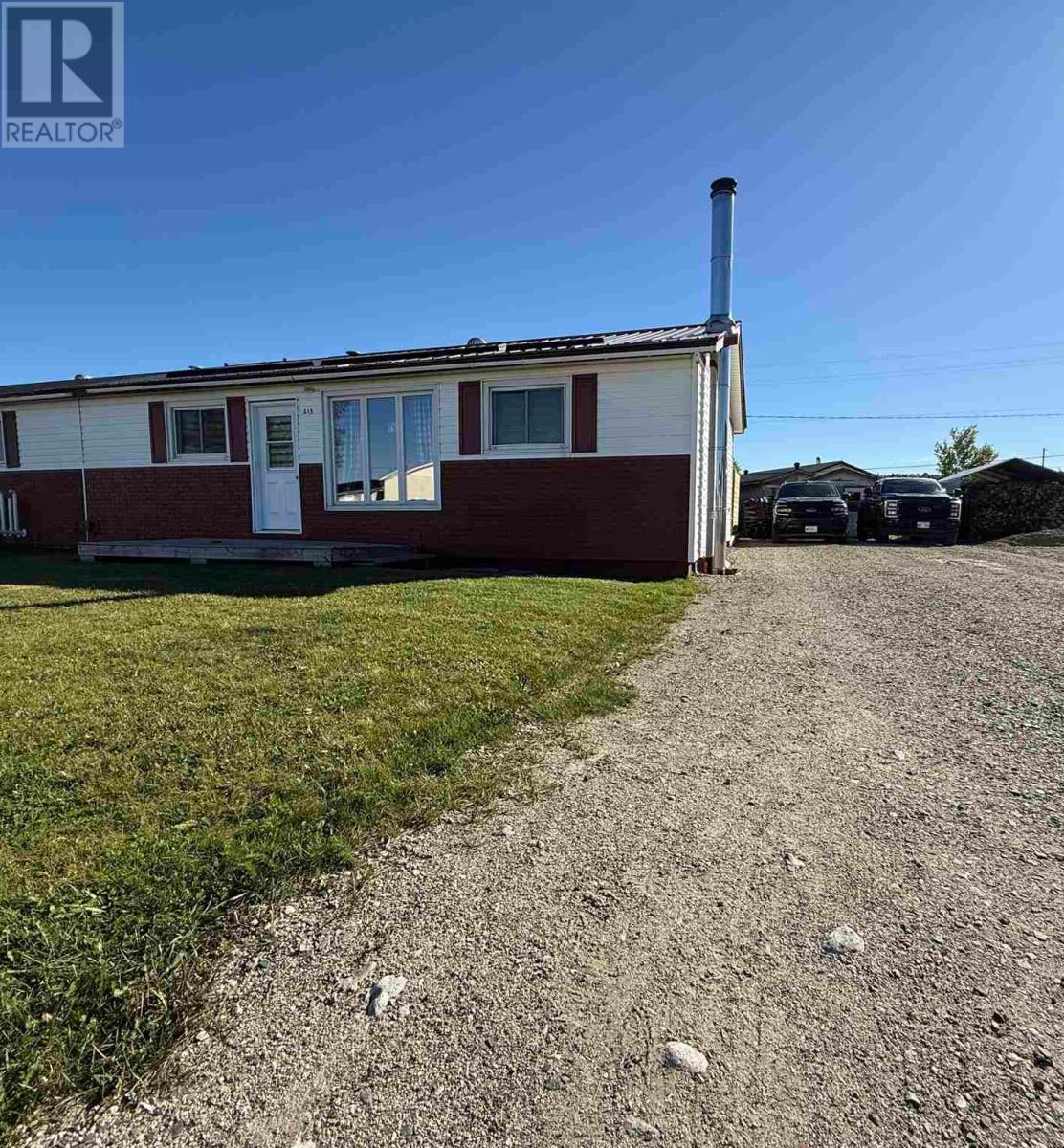 215 Des Sapins, Dubreuilville, Ontario  P0S 1B0 - Photo 2 - SM253086