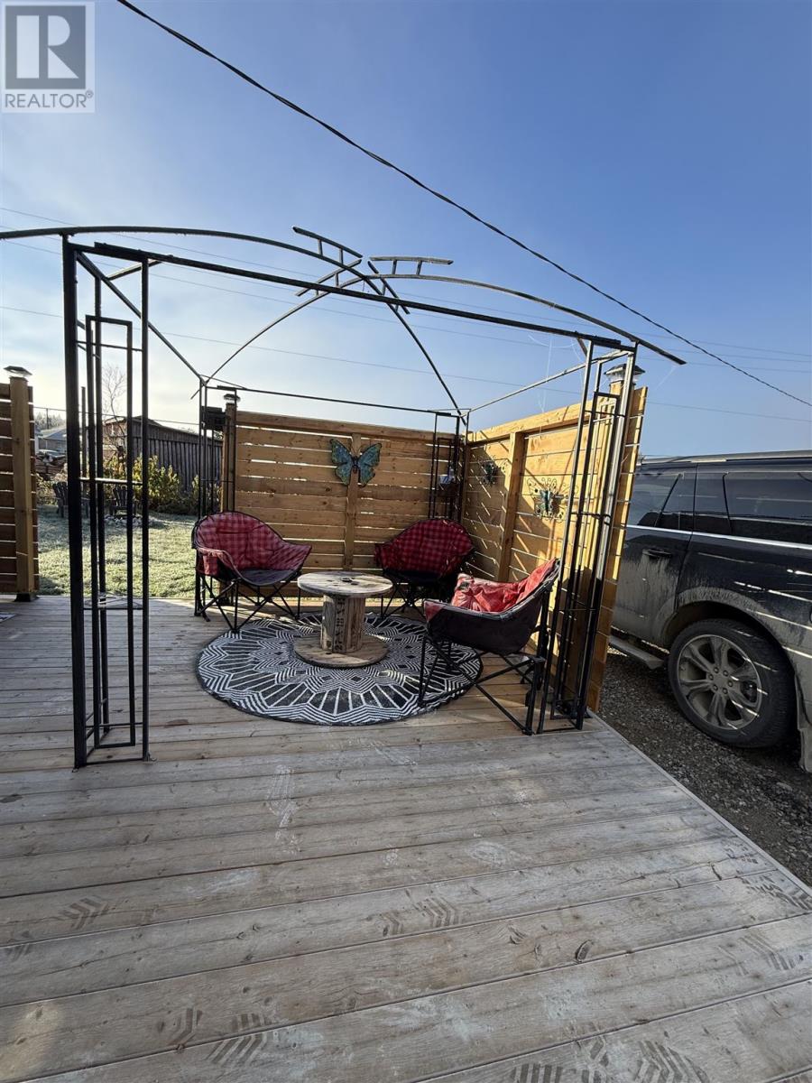 215 Des Sapins, Dubreuilville, Ontario  P0S 1B0 - Photo 30 - SM253086