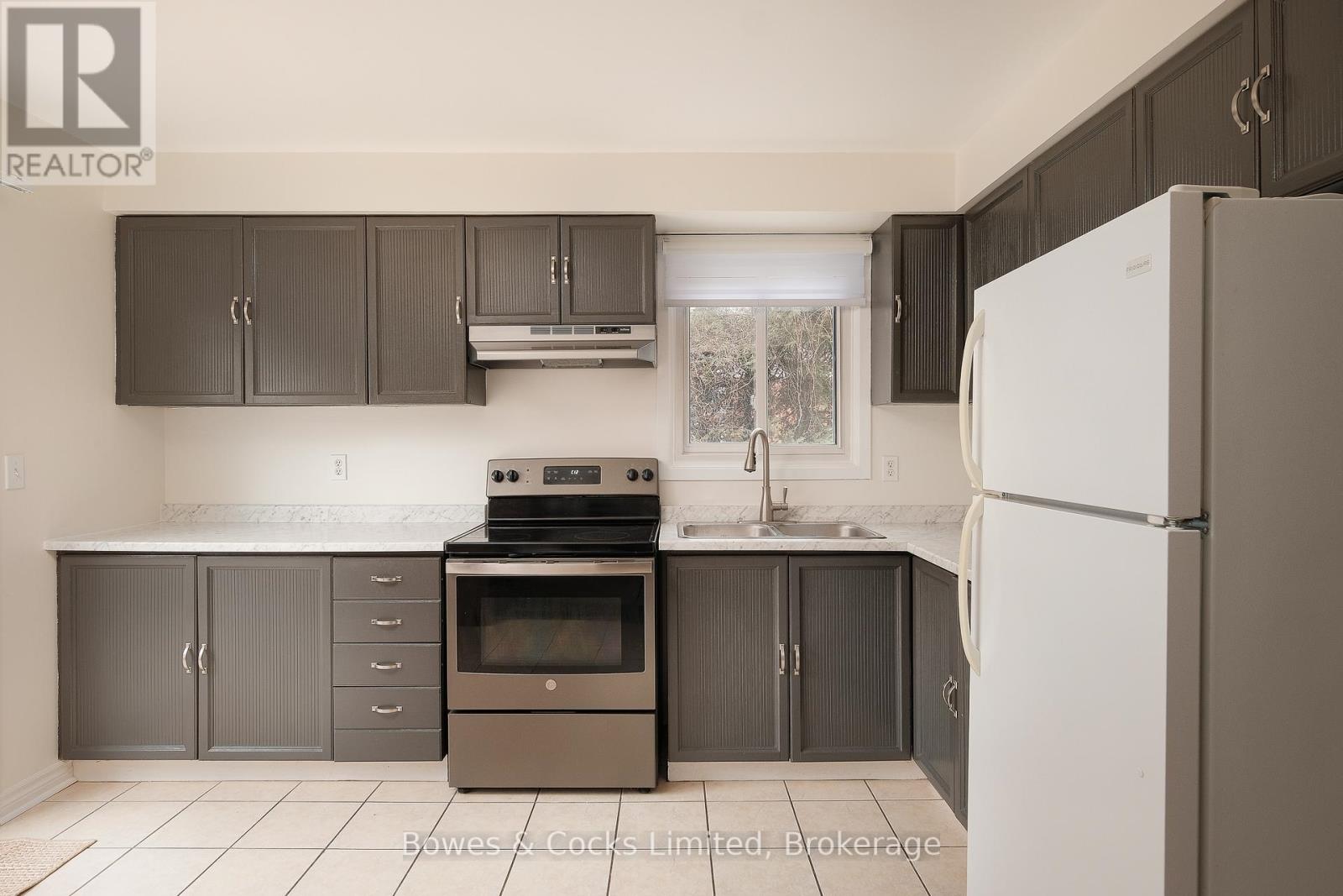 138 Seneca Avenue, Oshawa (Samac), Ontario  L1G 7S6 - Photo 11 - E12892378