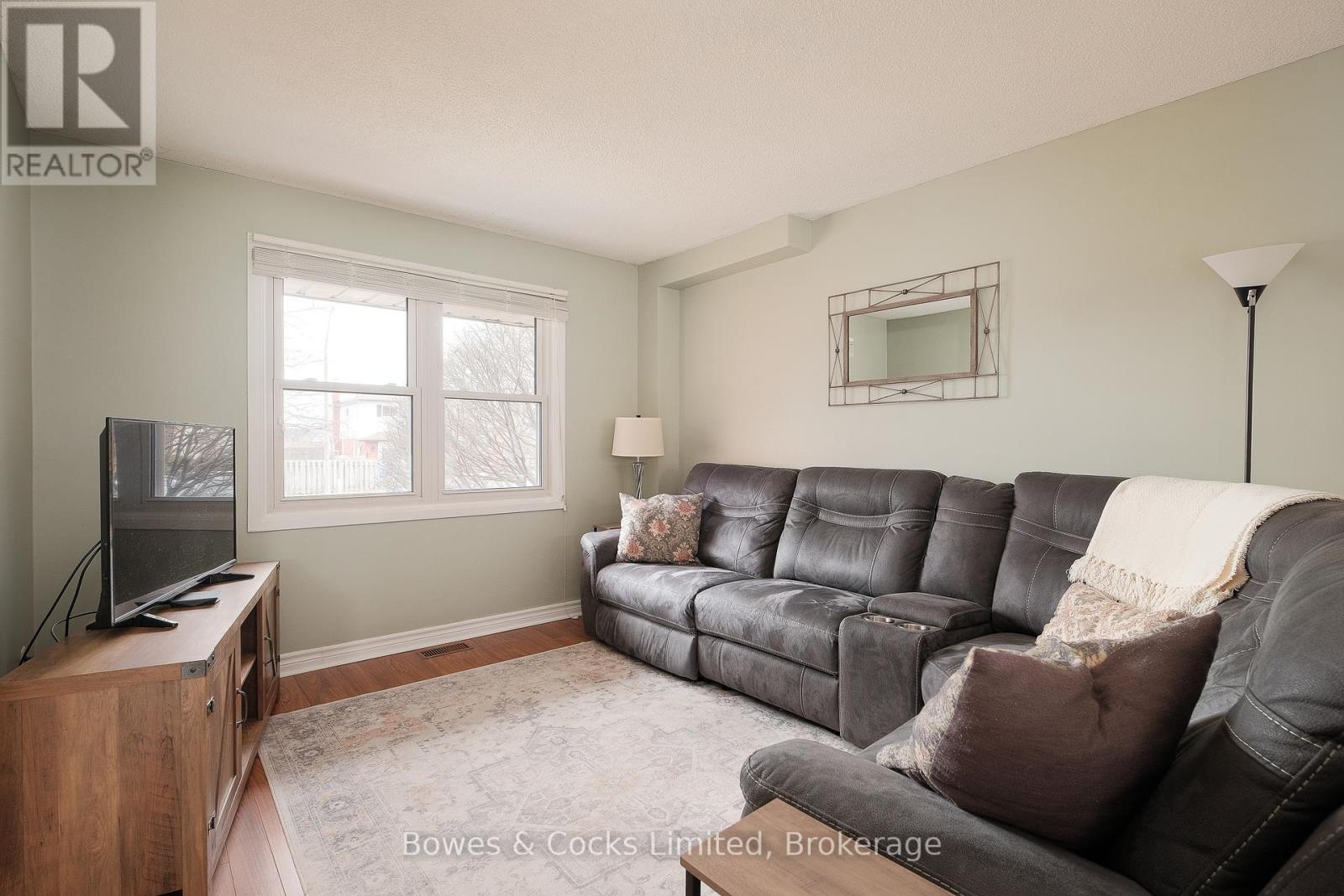 138 Seneca Avenue, Oshawa (Samac), Ontario  L1G 7S6 - Photo 6 - E12892378