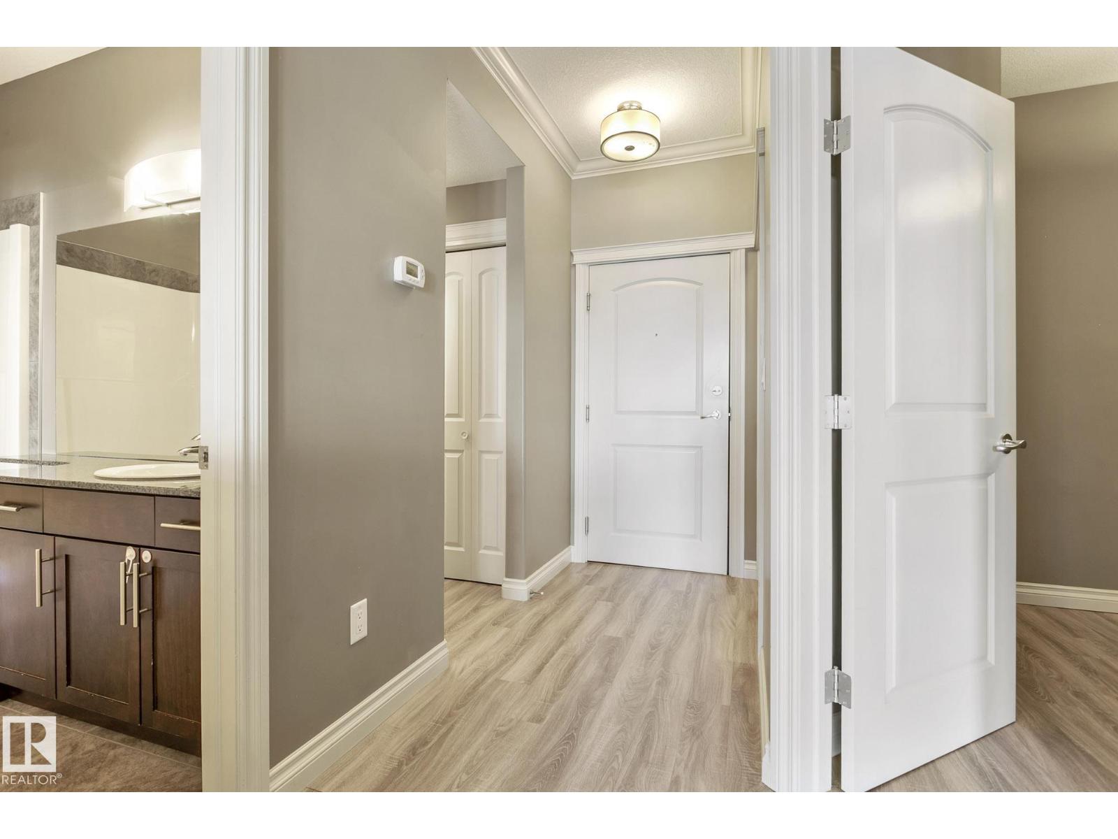 #334 10121 80 Av Nw, Edmonton, Alberta  T6E 0B9 - Photo 2 - E4454339