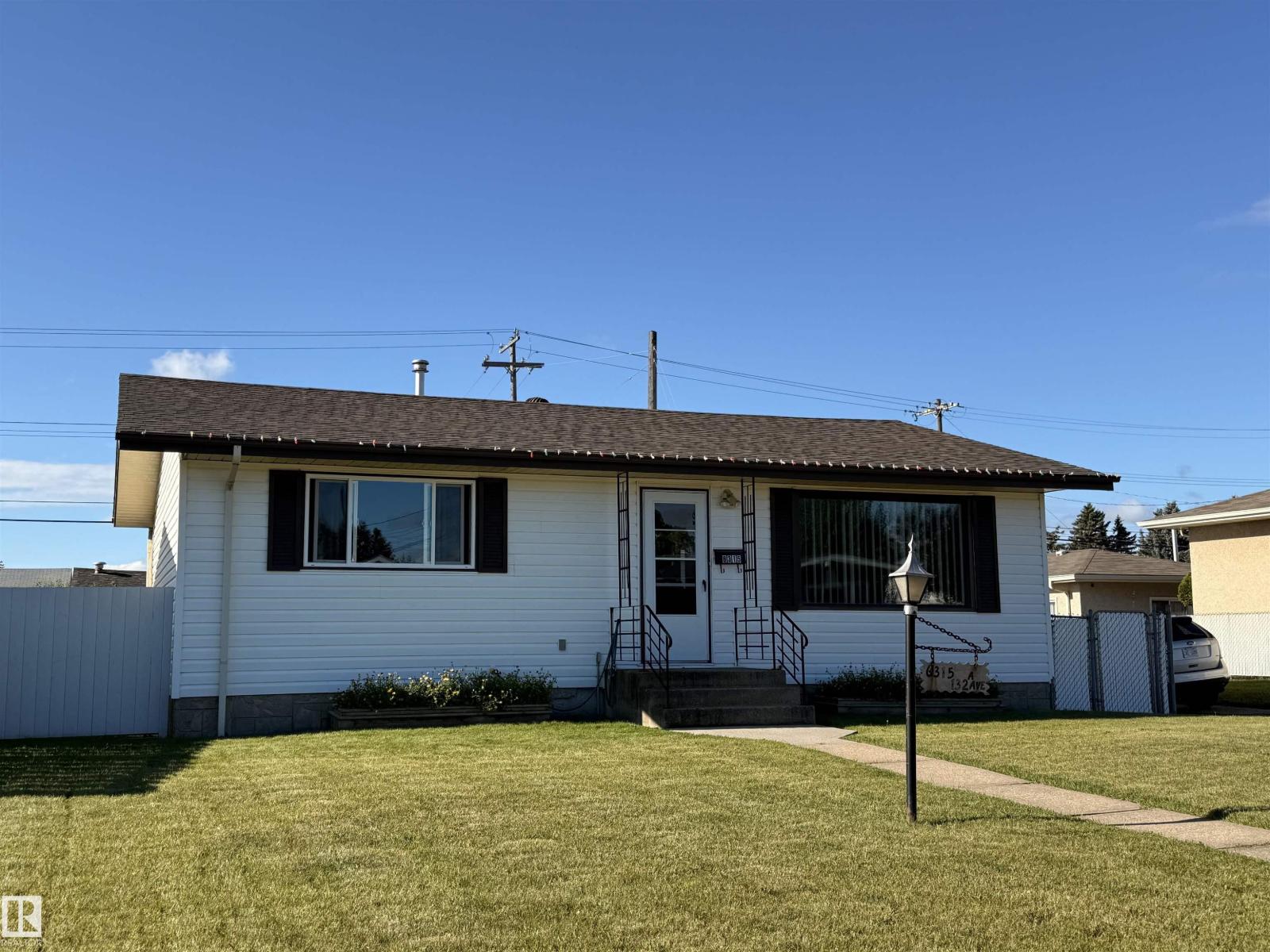 6315 132a Av Nw, Edmonton, Alberta  T5A 0J9 - Photo 2 - E4477756