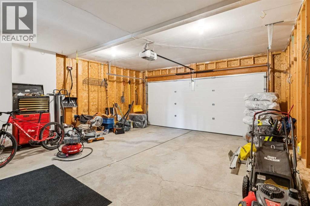 319 Diamond Court Se, Calgary, Alberta  T2J 7C7 - Photo 28 - A2293429