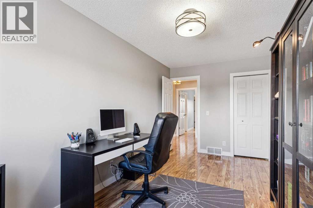 319 Diamond Court Se, Calgary, Alberta  T2J 7C7 - Photo 23 - A2293429