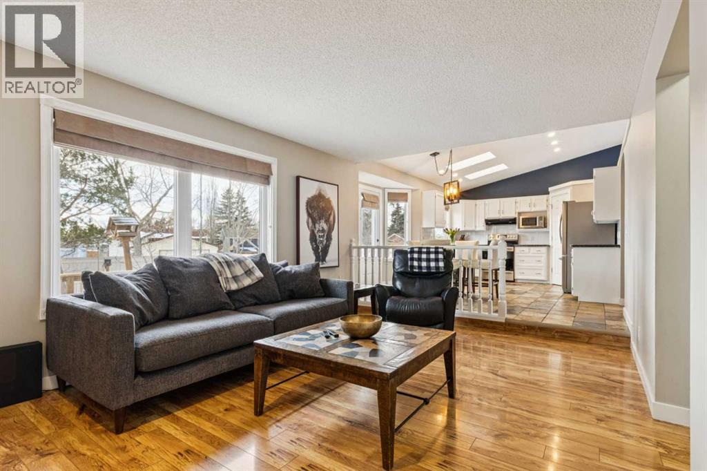 319 Diamond Court Se, Calgary, Alberta  T2J 7C7 - Photo 11 - A2293429