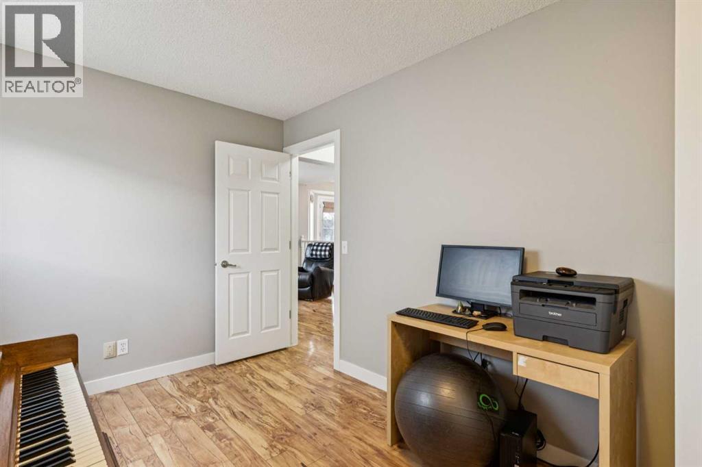 319 Diamond Court Se, Calgary, Alberta  T2J 7C7 - Photo 13 - A2293429