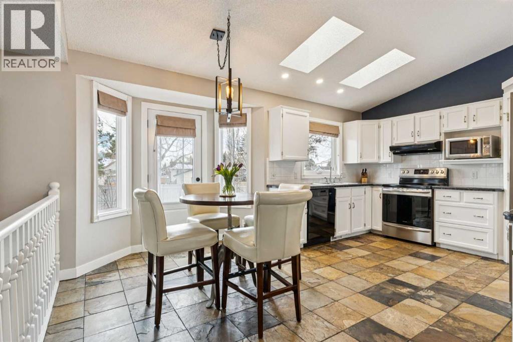 319 Diamond Court Se, Calgary, Alberta  T2J 7C7 - Photo 7 - A2293429