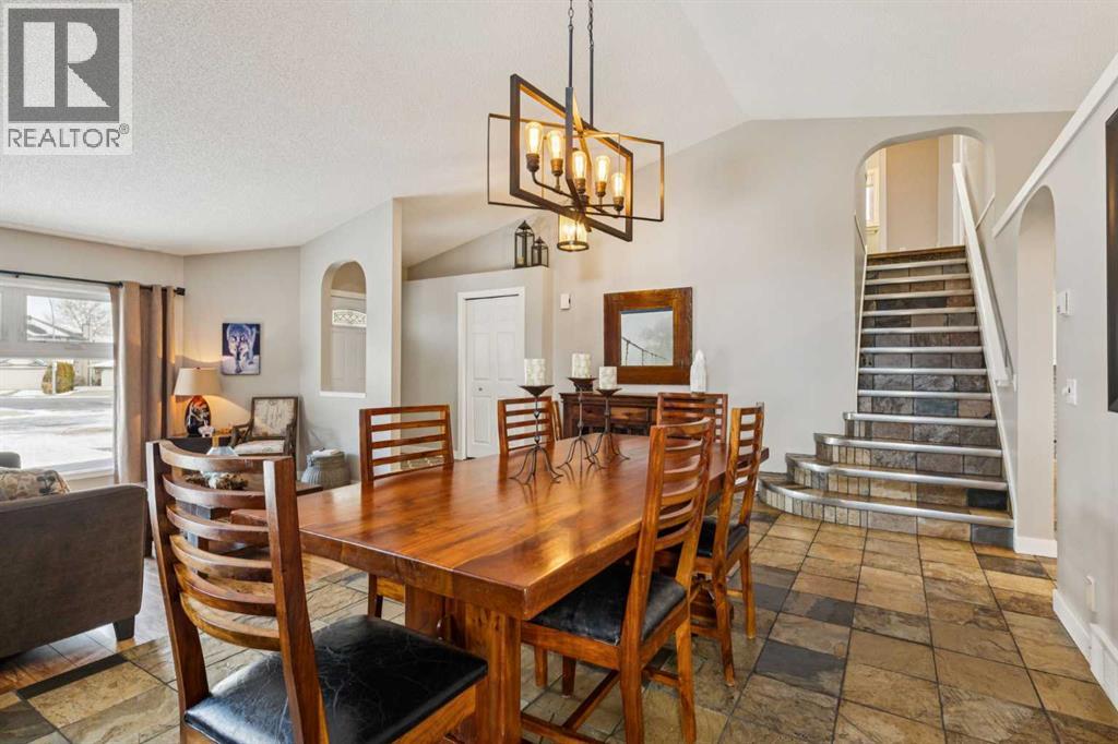 319 Diamond Court Se, Calgary, Alberta  T2J 7C7 - Photo 6 - A2293429