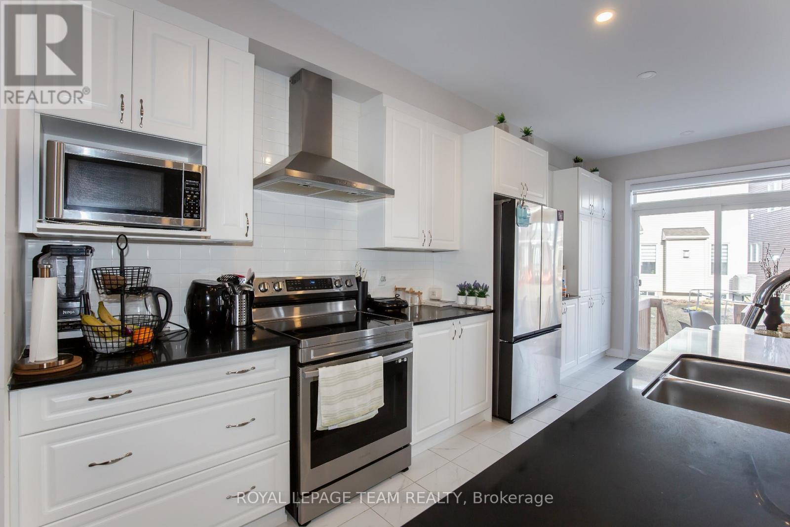 1021 Cottontail Walk, Ottawa, Ontario  K4A 5H7 - Photo 5 - X12892358