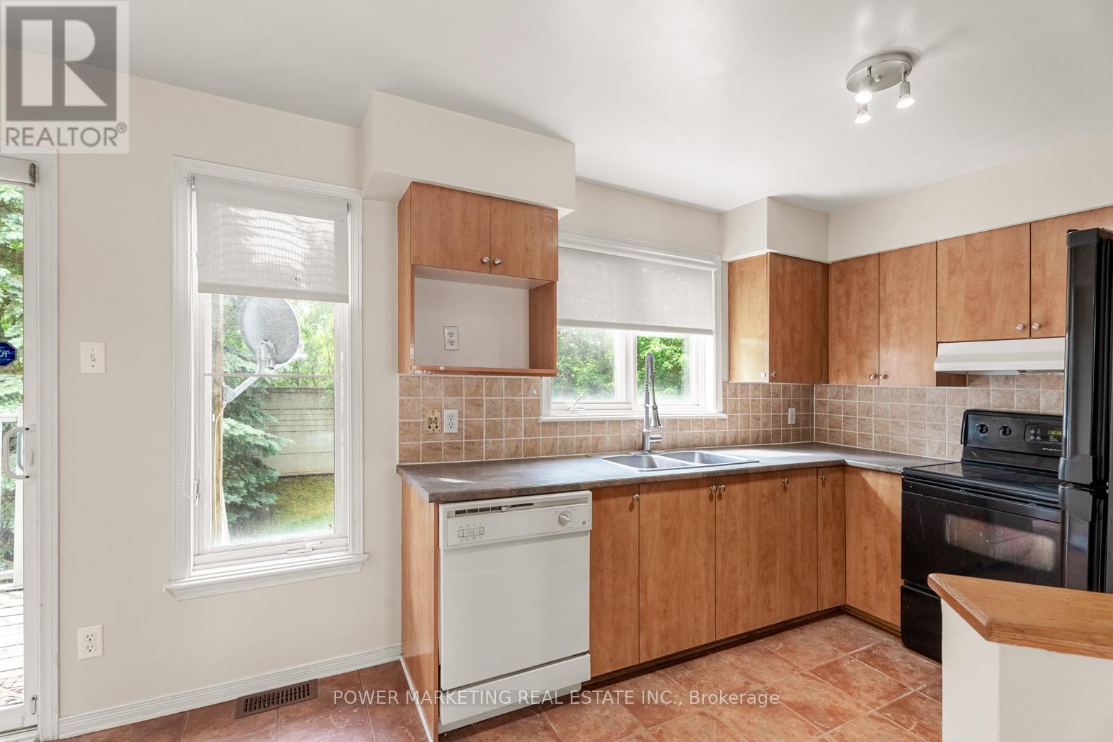 10 - 1701 Blohm Drive, Ottawa, Ontario  K1G 6N6 - Photo 13 - X12892396