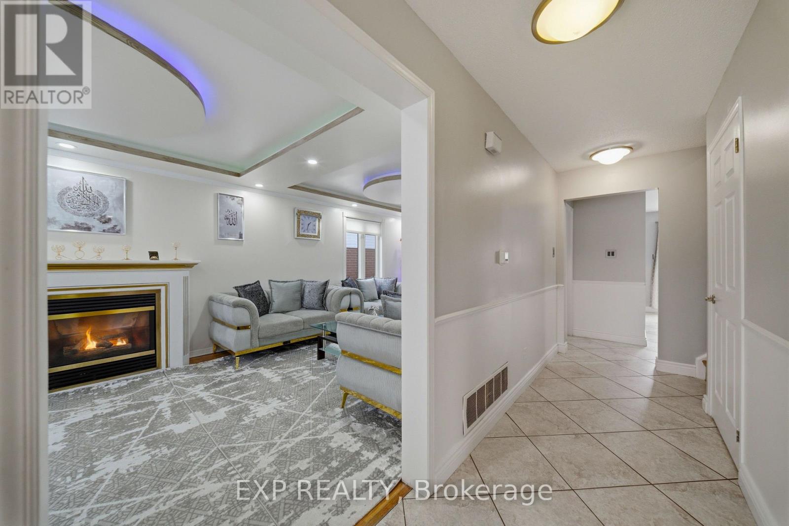 180 Equestrian Drive, Ottawa, Ontario  K2M 2B9 - Photo 3 - X12892410