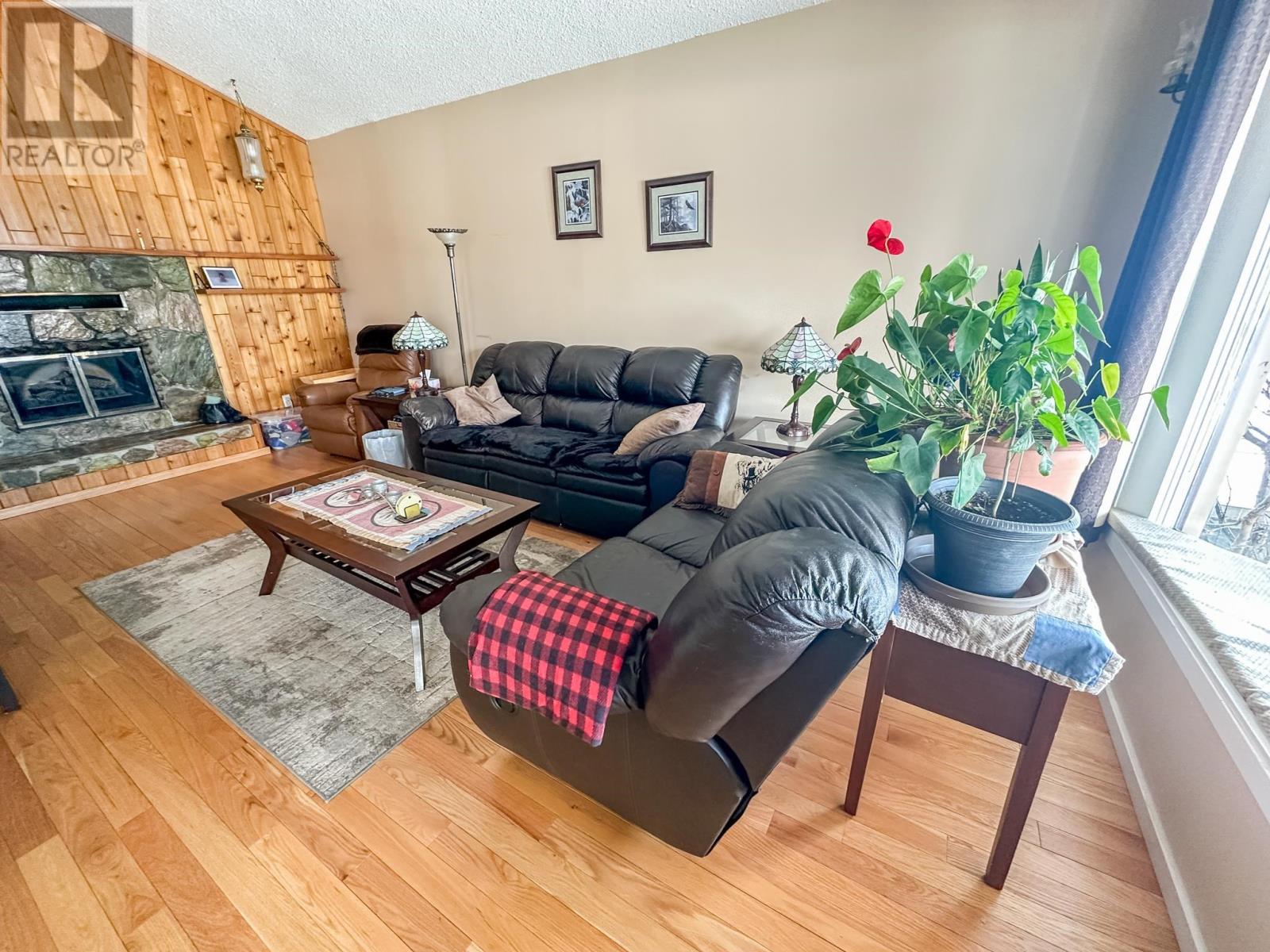 316 May Avenue, Kenora, Ontario  P0X 1C0 - Photo 14 - TB2600391