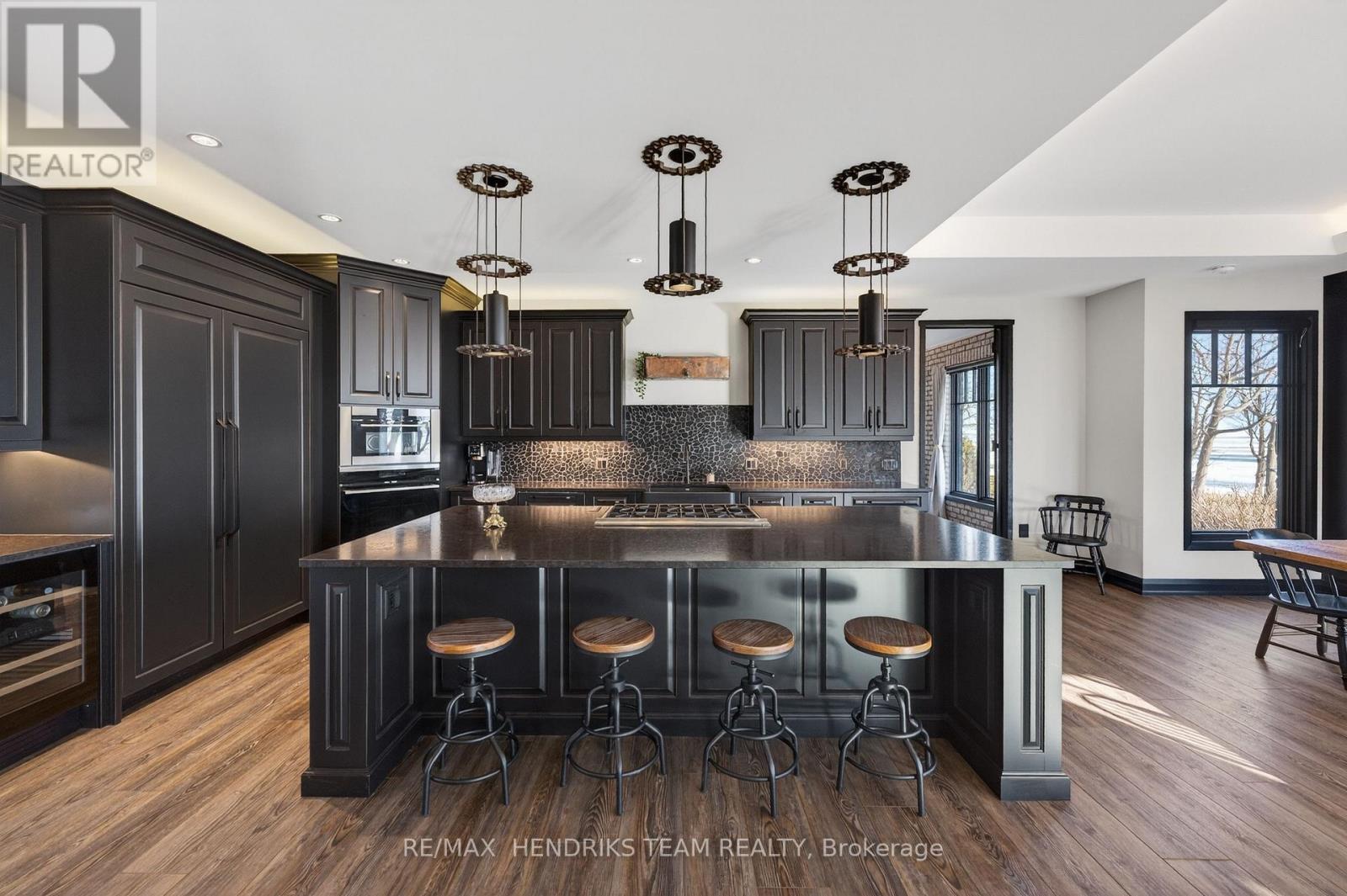 515 Sandy Bay Road, Haldimand (Dunnville), Ontario  N1A 2W6 - Photo 10 - X12892356