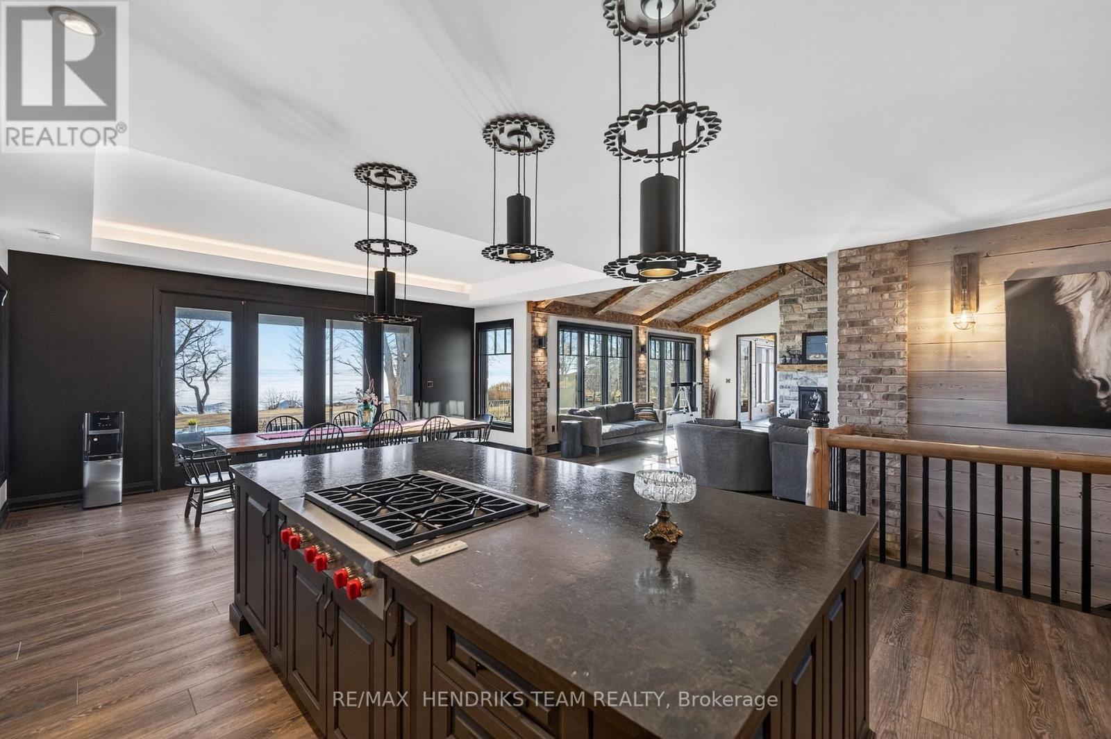 515 Sandy Bay Road, Haldimand (Dunnville), Ontario  N1A 2W6 - Photo 12 - X12892356