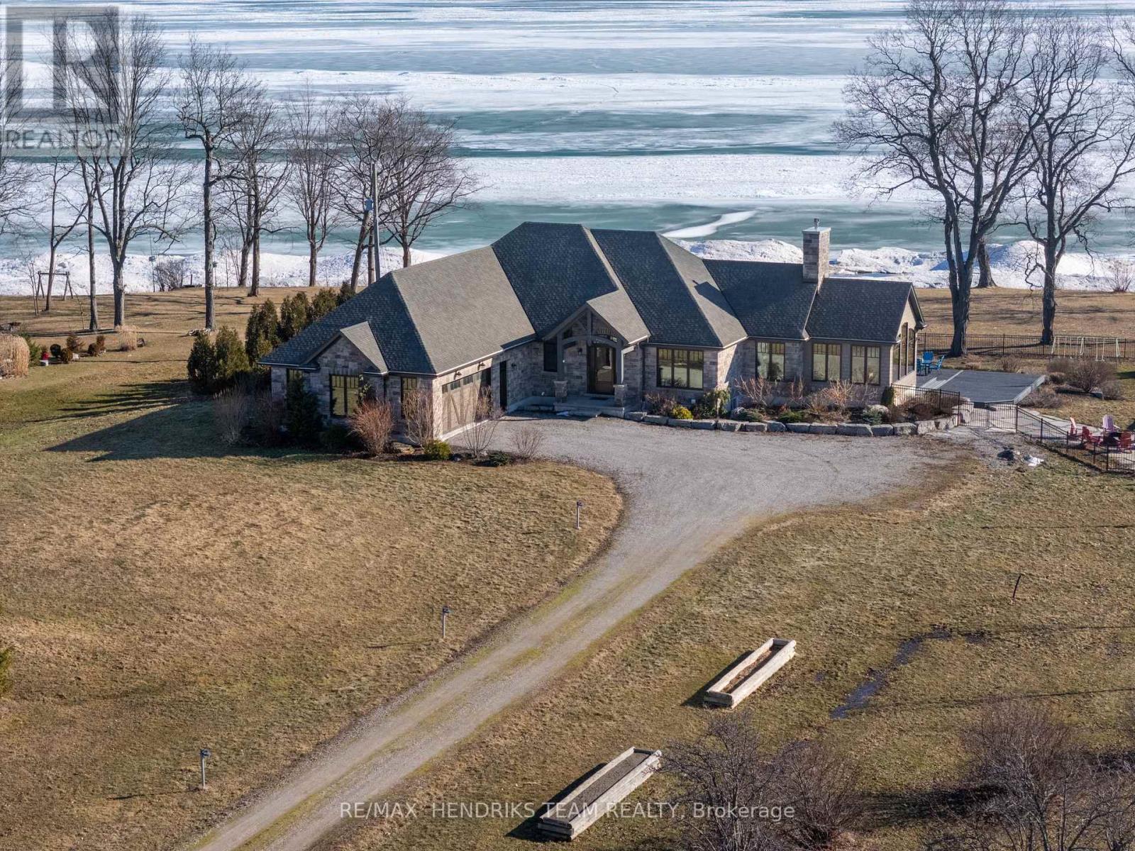 515 Sandy Bay Road, Haldimand (Dunnville), Ontario  N1A 2W6 - Photo 2 - X12892356