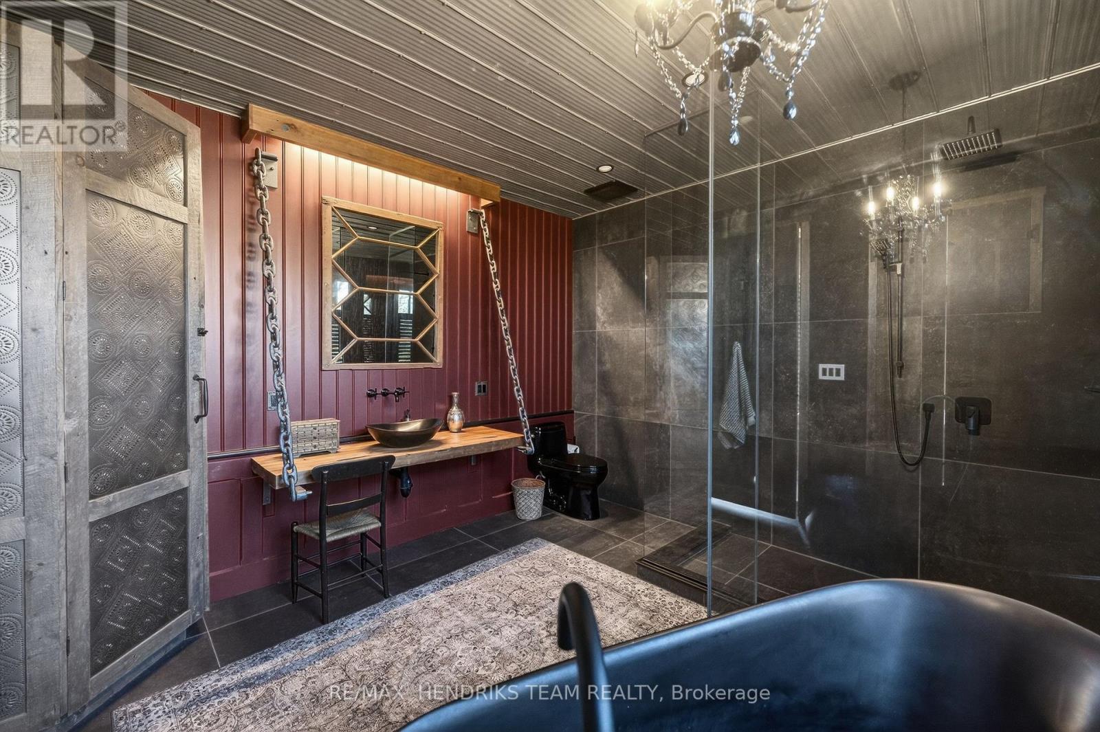 515 Sandy Bay Road, Haldimand (Dunnville), Ontario  N1A 2W6 - Photo 23 - X12892356