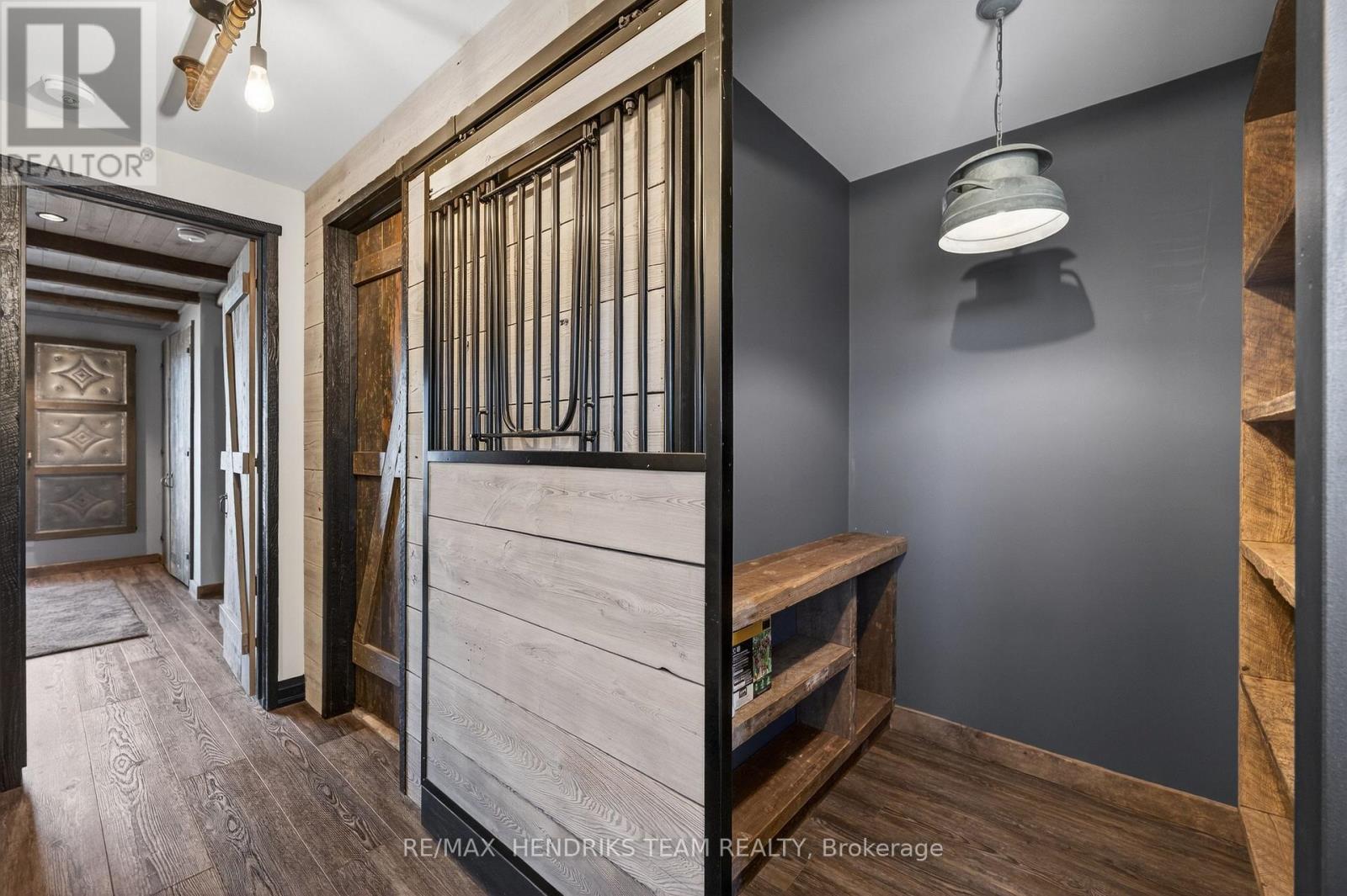 515 Sandy Bay Road, Haldimand (Dunnville), Ontario  N1A 2W6 - Photo 24 - X12892356