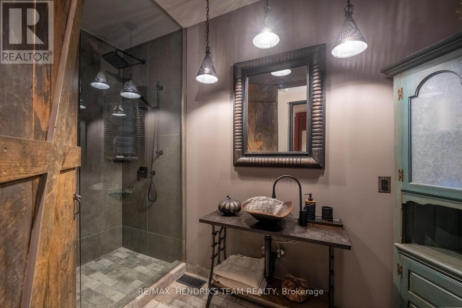 515 Sandy Bay Road, Haldimand (Dunnville), Ontario  N1A 2W6 - Photo 25 - X12892356