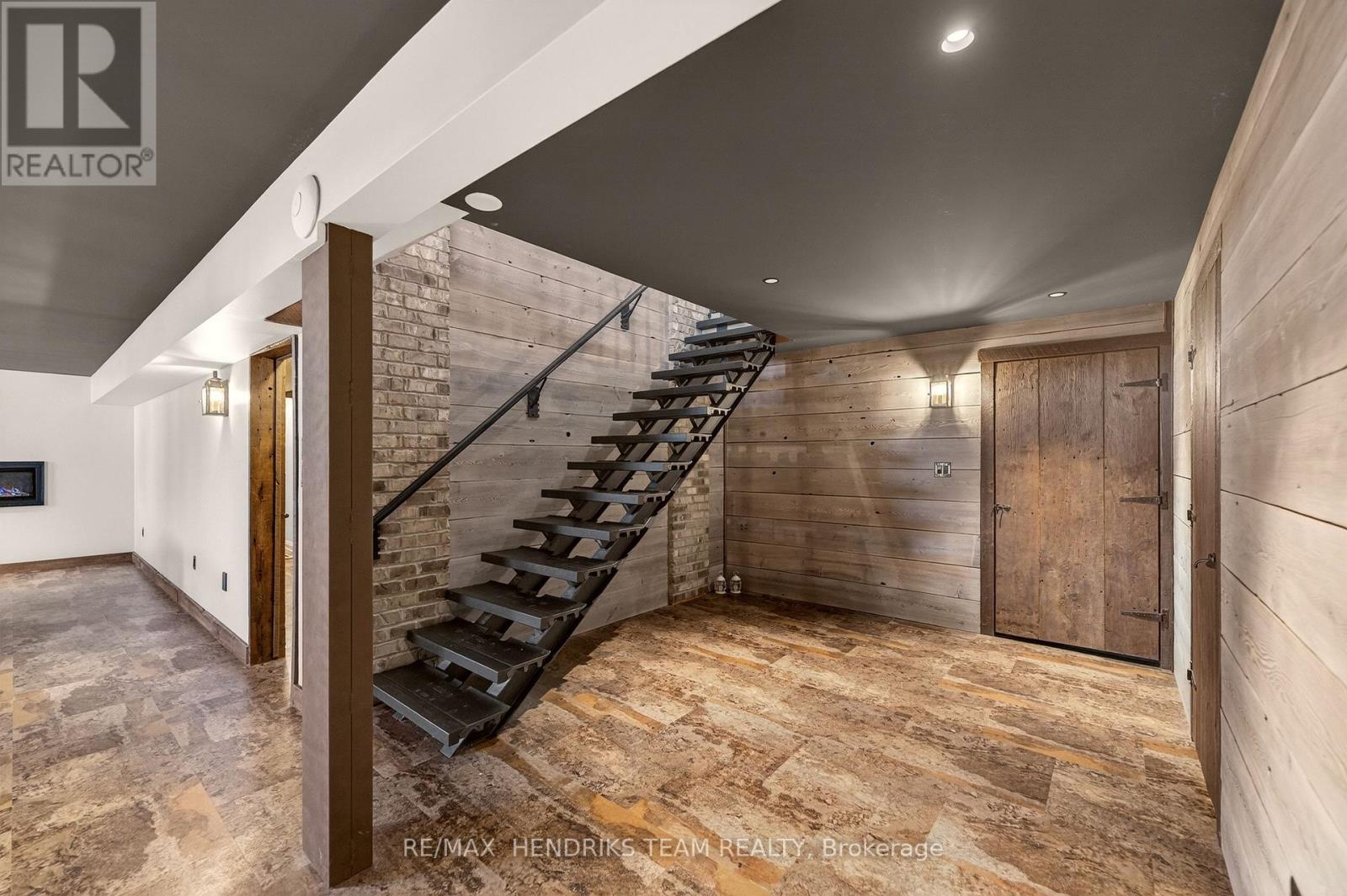 515 Sandy Bay Road, Haldimand (Dunnville), Ontario  N1A 2W6 - Photo 28 - X12892356