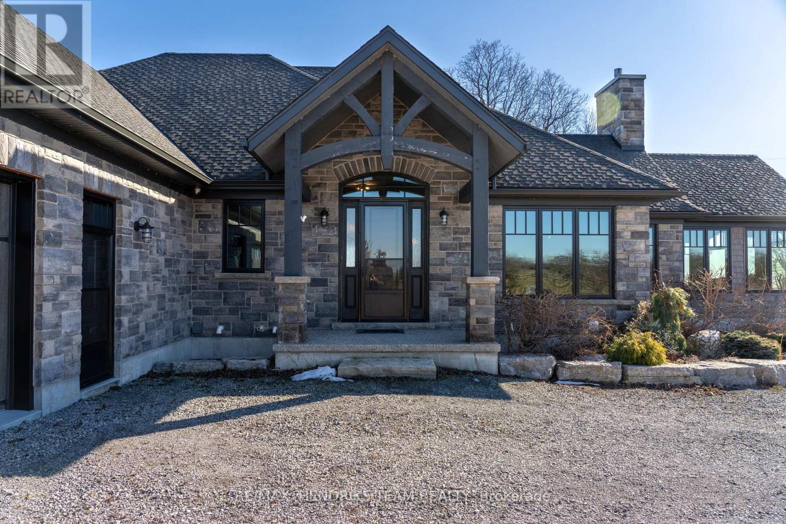 515 Sandy Bay Road, Haldimand (Dunnville), Ontario  N1A 2W6 - Photo 3 - X12892356