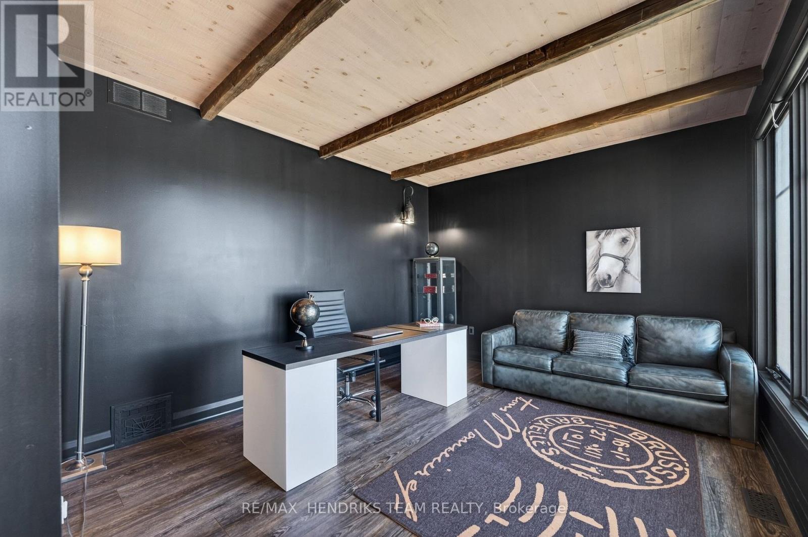 515 Sandy Bay Road, Haldimand (Dunnville), Ontario  N1A 2W6 - Photo 6 - X12892356