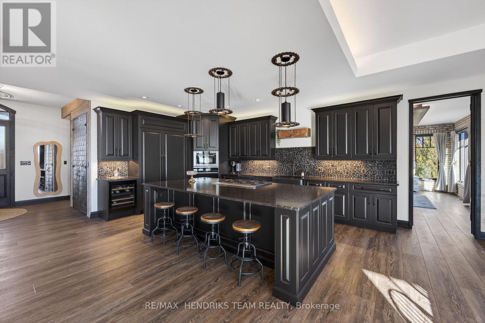 515 Sandy Bay Road, Haldimand (Dunnville), Ontario  N1A 2W6 - Photo 9 - X12892356