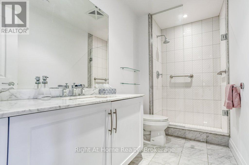 201 - 11 Bronte Road, Oakville (Br Bronte), Ontario  L6L 0E1 - Photo 12 - W12892340