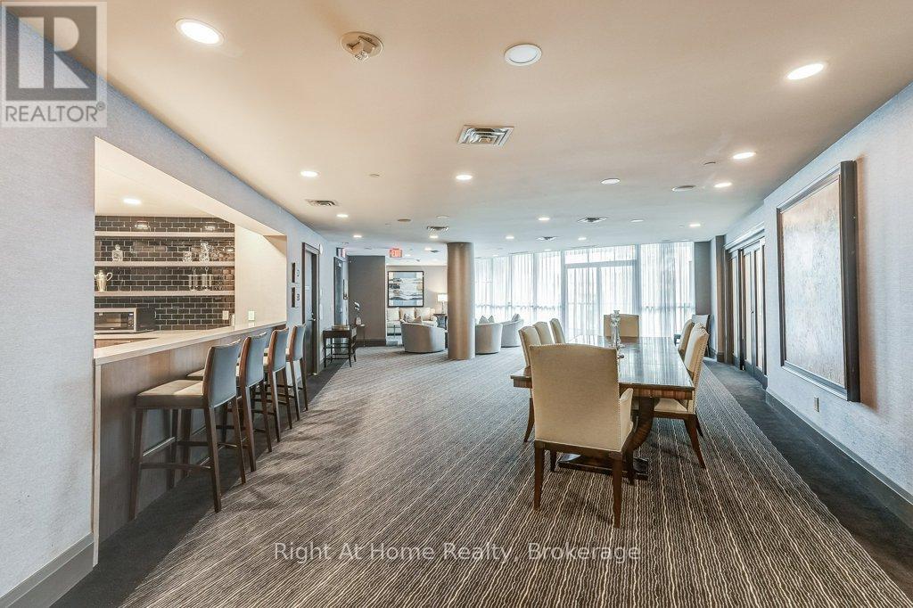 201 - 11 Bronte Road, Oakville (Br Bronte), Ontario  L6L 0E1 - Photo 20 - W12892340