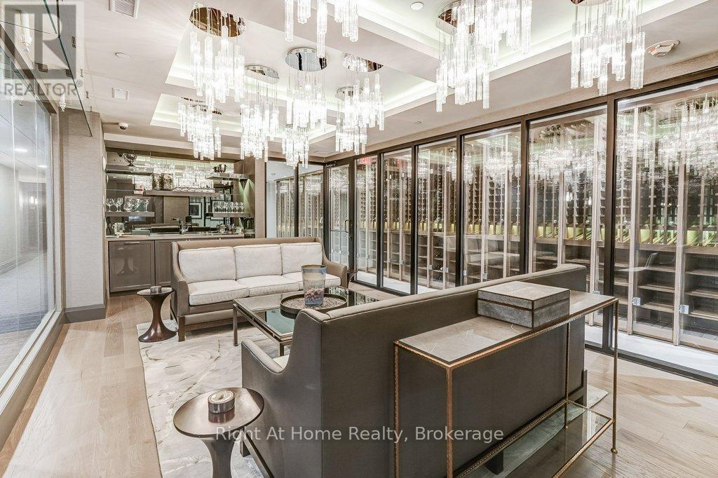 201 - 11 Bronte Road, Oakville (Br Bronte), Ontario  L6L 0E1 - Photo 28 - W12892340