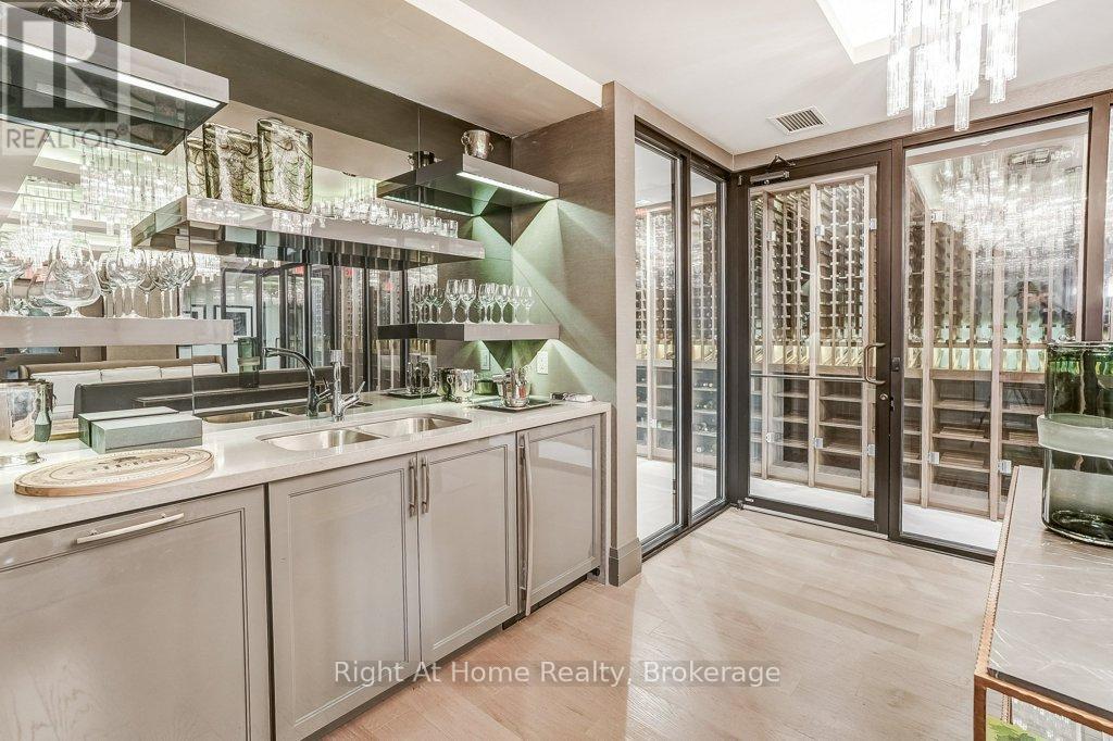 201 - 11 Bronte Road, Oakville (Br Bronte), Ontario  L6L 0E1 - Photo 29 - W12892340