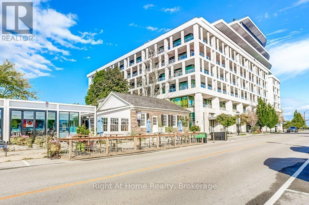 201 - 11 Bronte Road, Oakville (Br Bronte), Ontario  L6L 0E1 - Photo 3 - W12892340